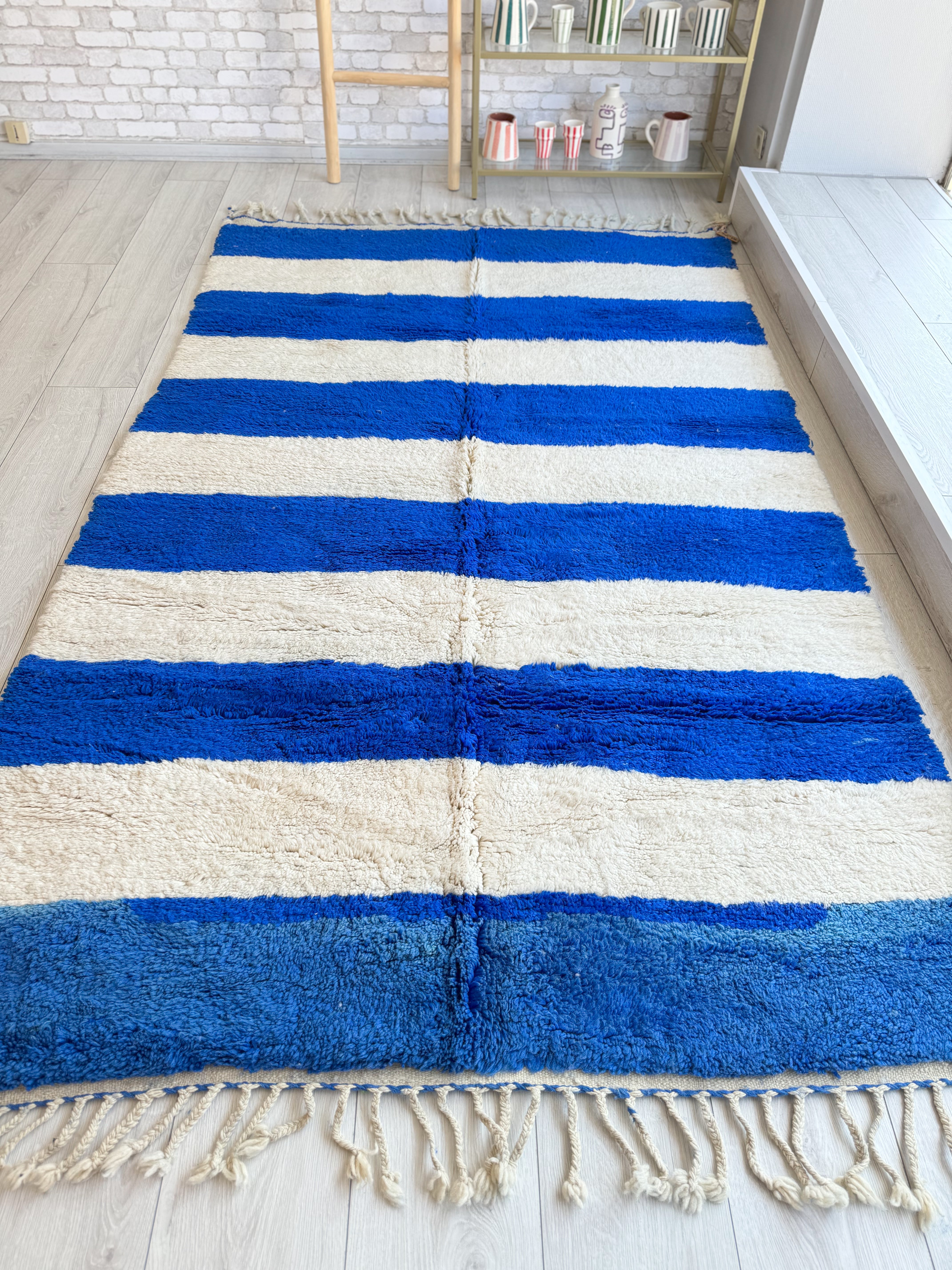 Blauer Berberteppich Majorelle, farbenfroher Beni Ouarain – Nr. 682