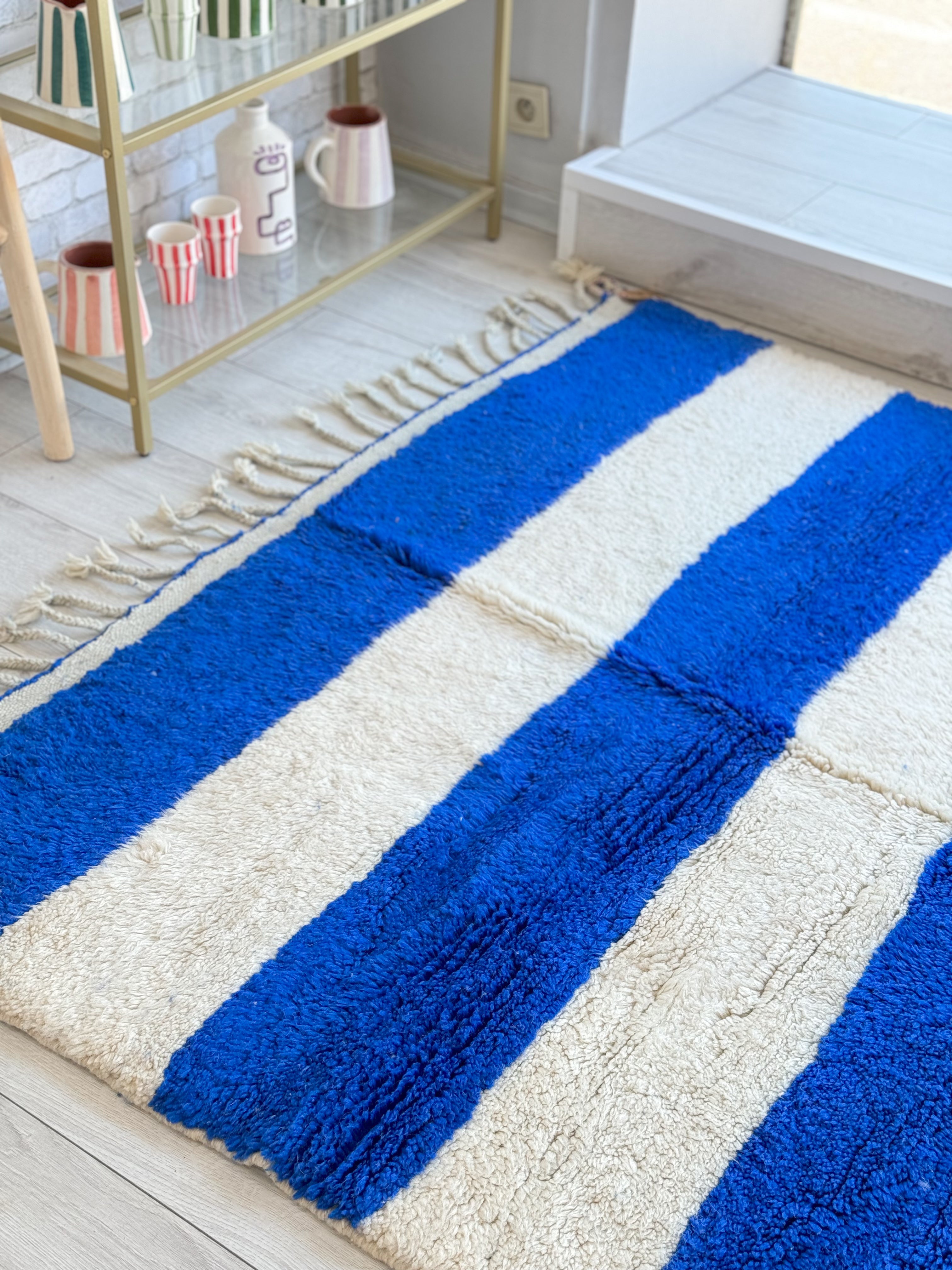 Blauer Berberteppich Majorelle, farbenfroher Beni Ouarain – Nr. 682