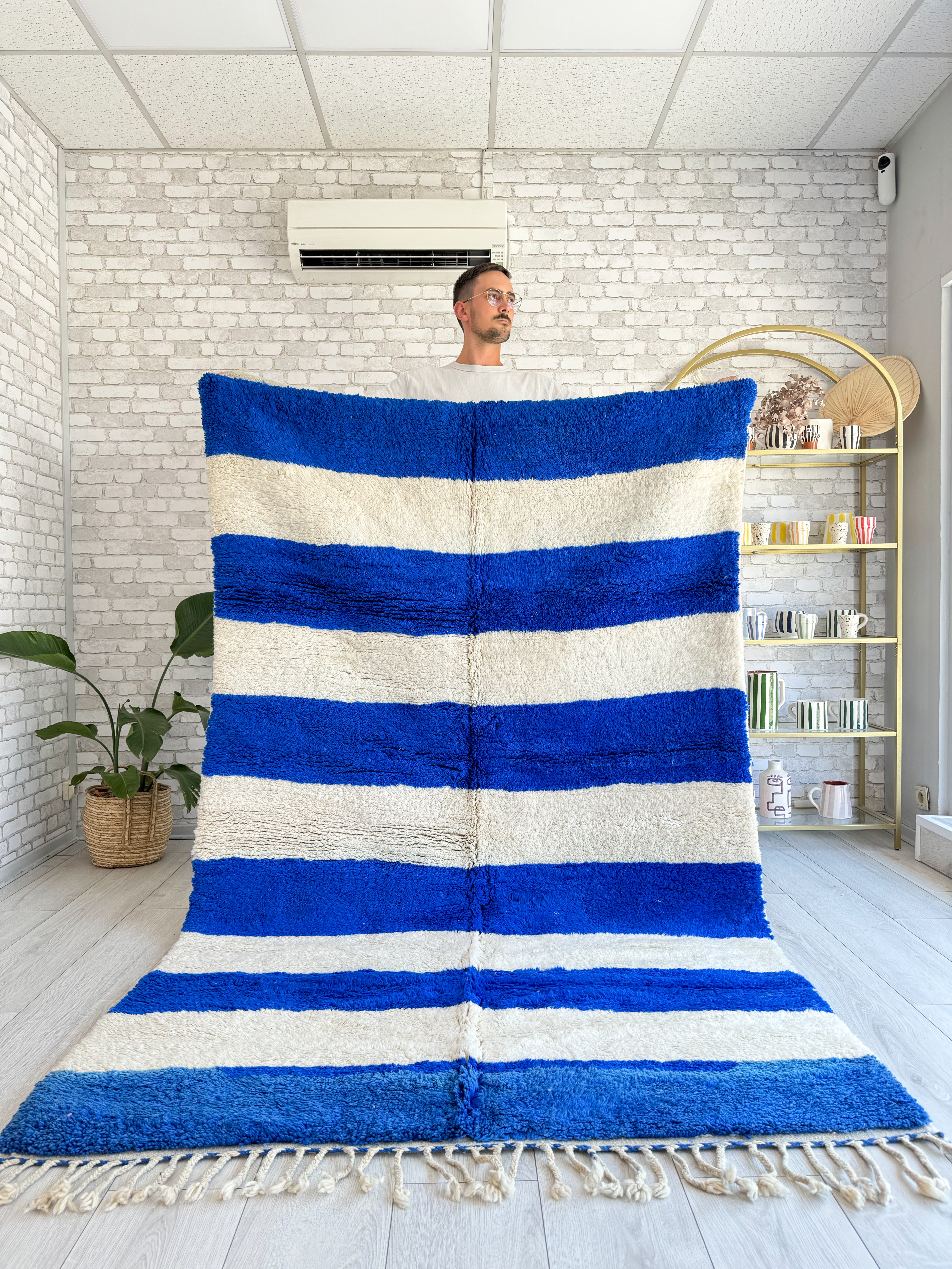 Blauer Berberteppich Majorelle, farbenfroher Beni Ouarain – Nr. 682