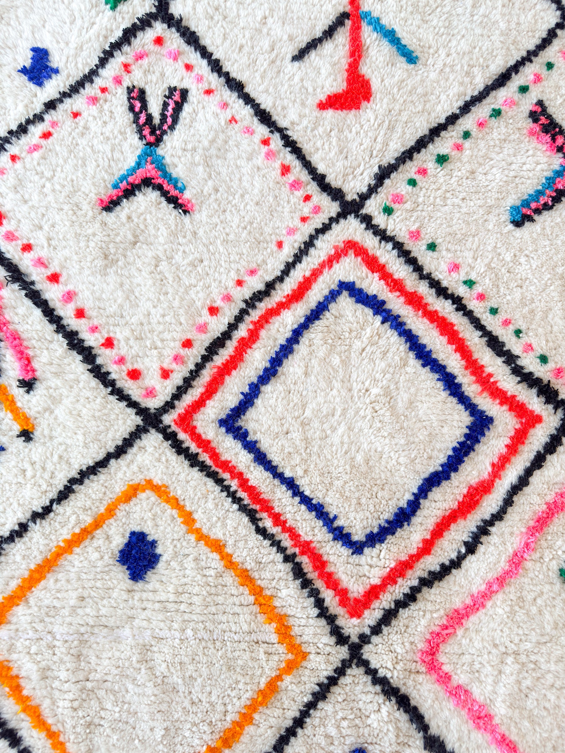 Colorful Berber carpet - n°1932