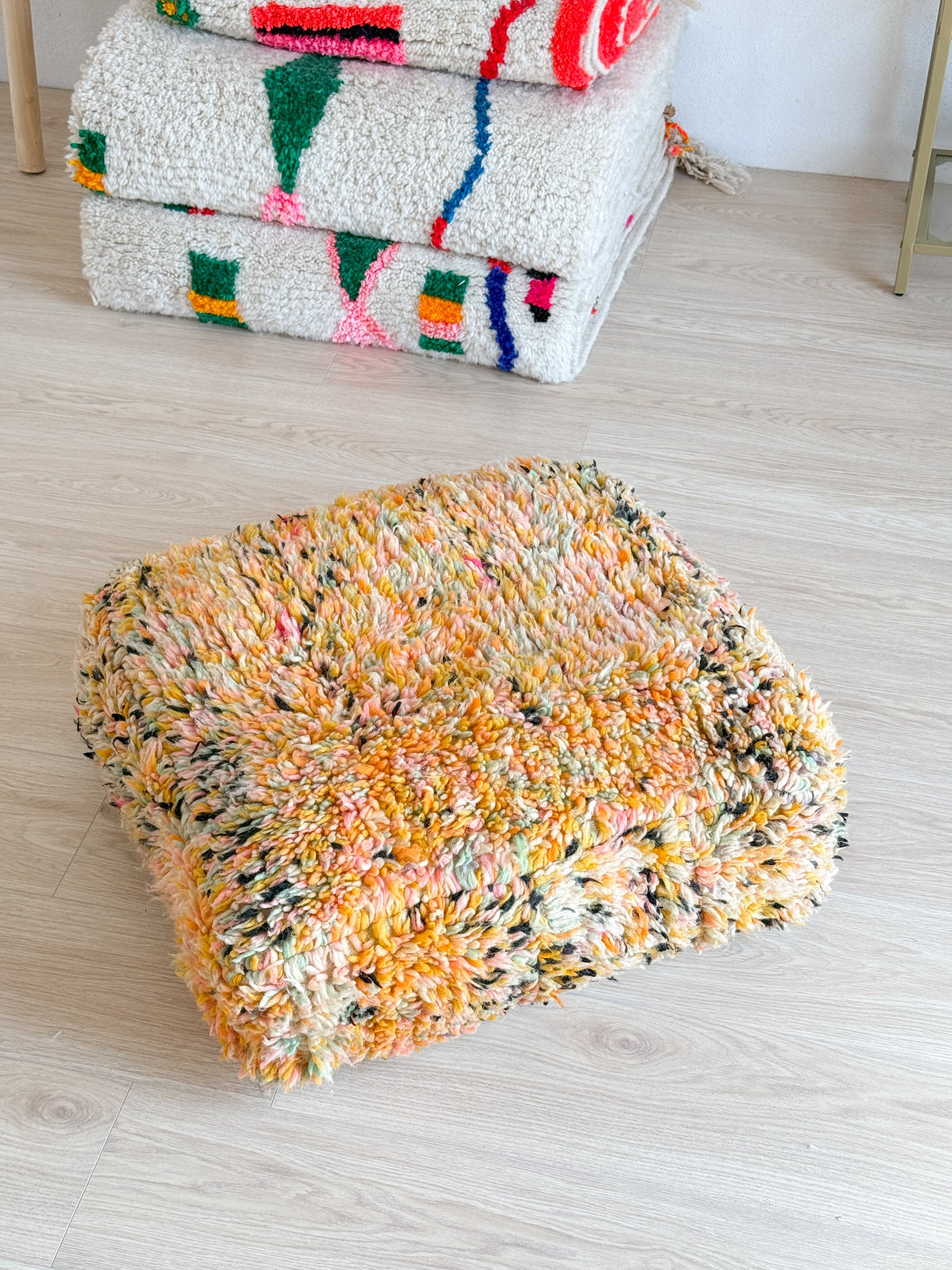 Moroccan pouf, colorful Berber pouf - 60 x 60 cm - n°28