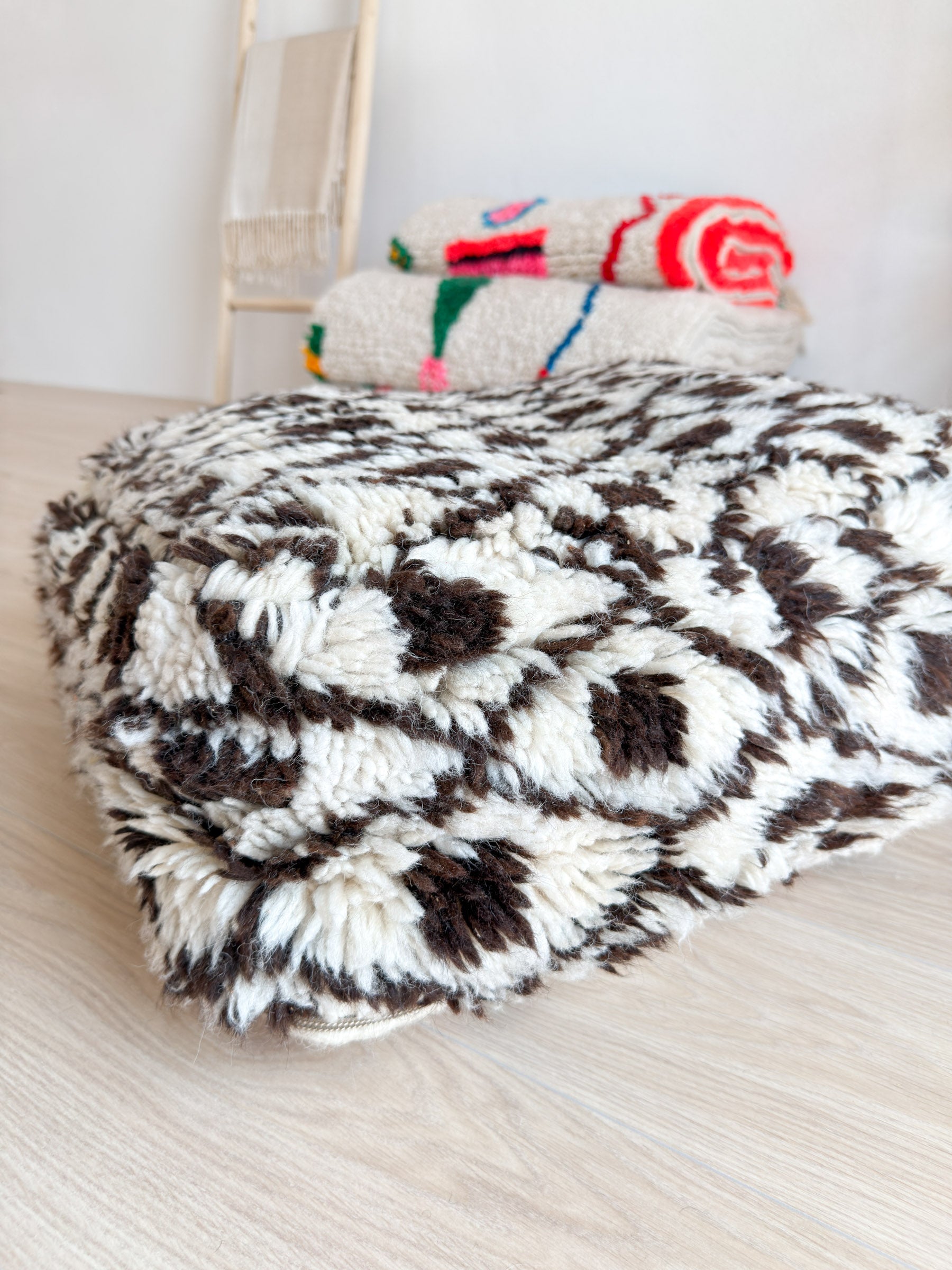 Moroccan pouf, colorful Berber pouf - 60 x 60 cm - n°40