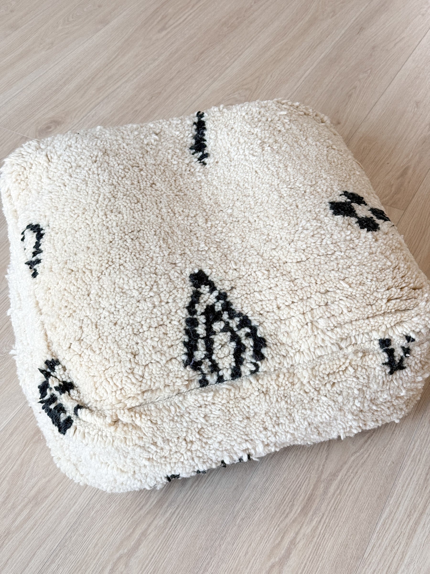 Moroccan pouf, colorful Berber pouf - 60 x 60 cm - n°37