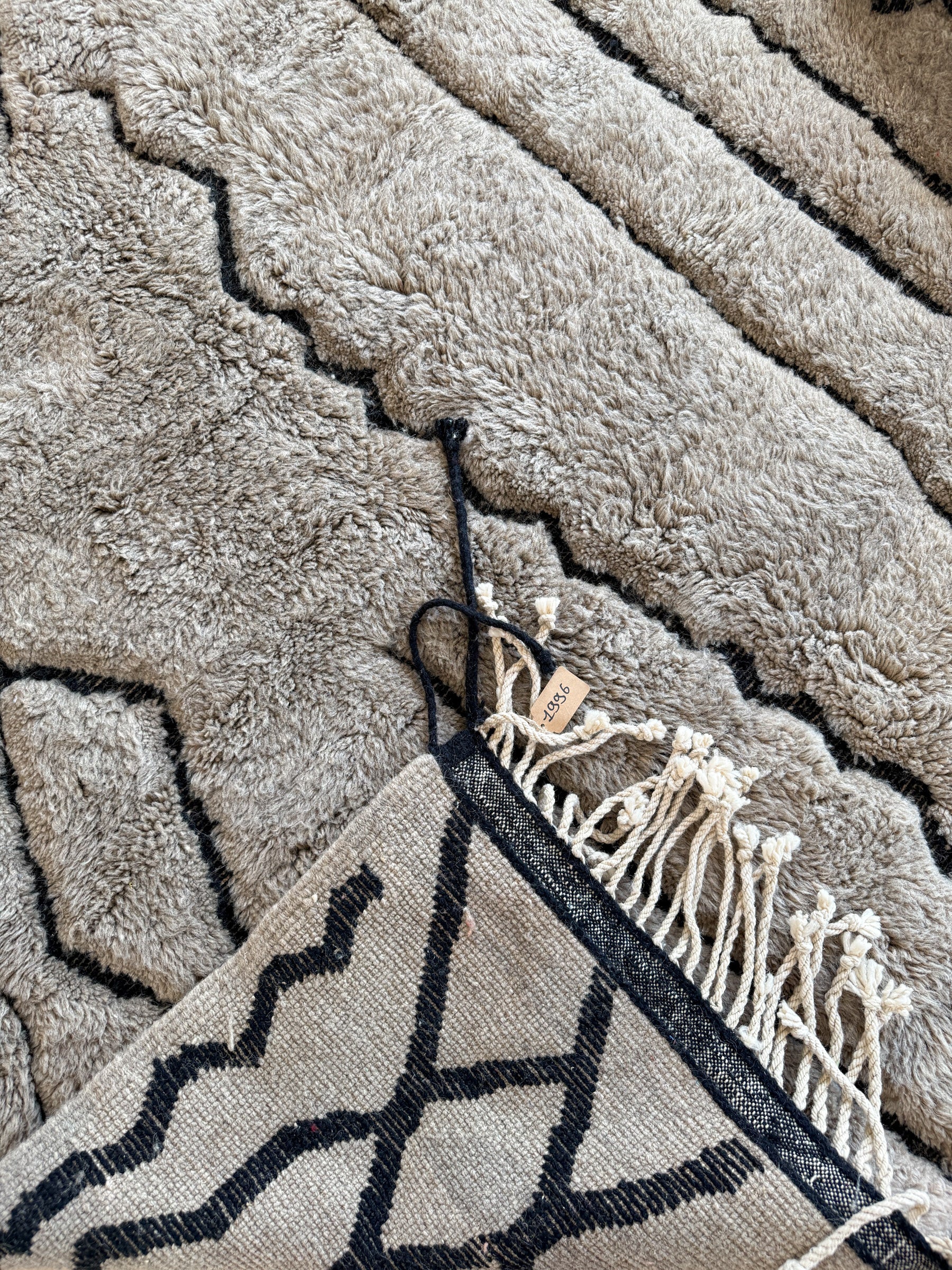 M'rirt-Teppich 204 x 325 cm – Nr. 1996