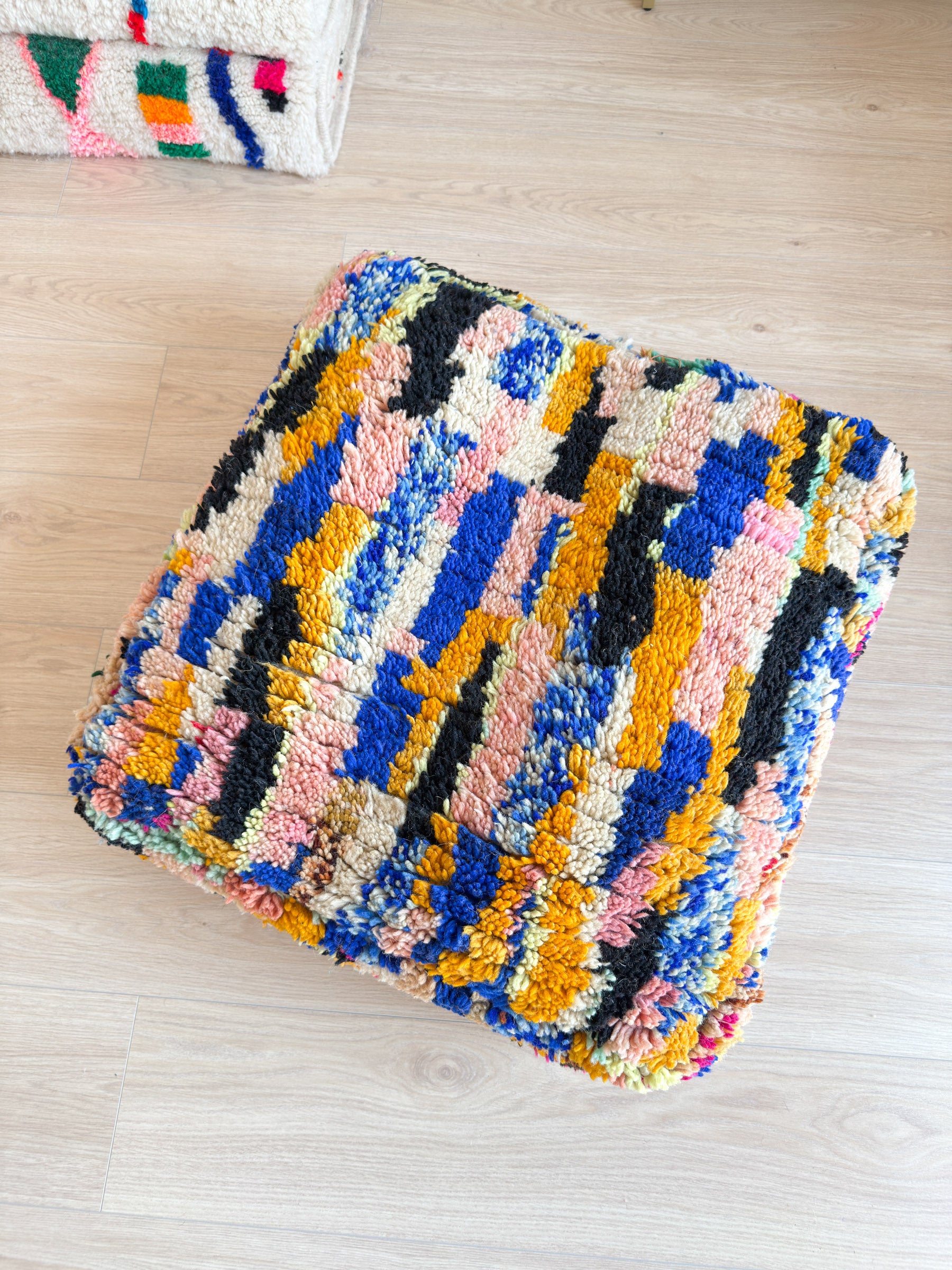 Pouf Marocain, pouf berbère coloré - 60 x 60 cm - n°59