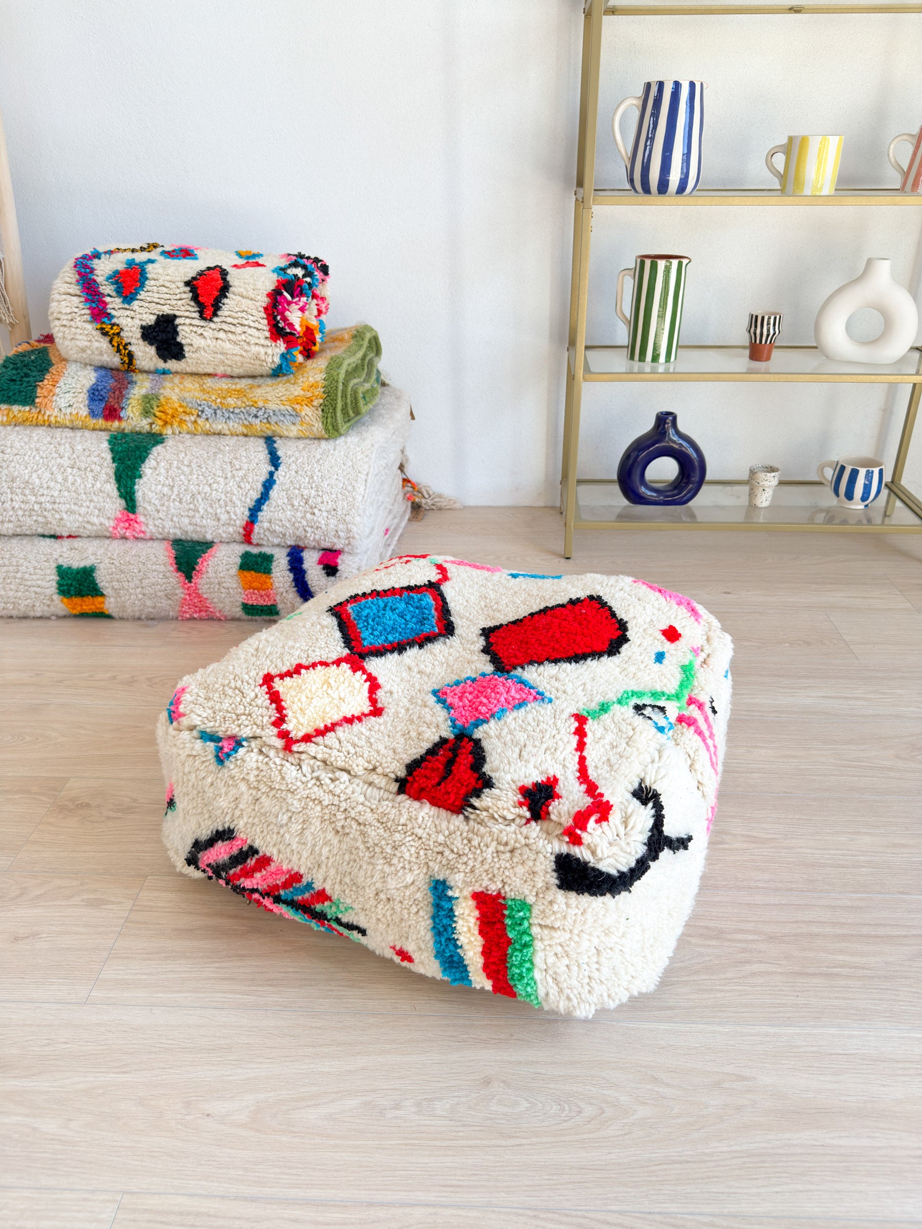Pouf Marocain Authentique en cuir - Blanc – Décor Berbère