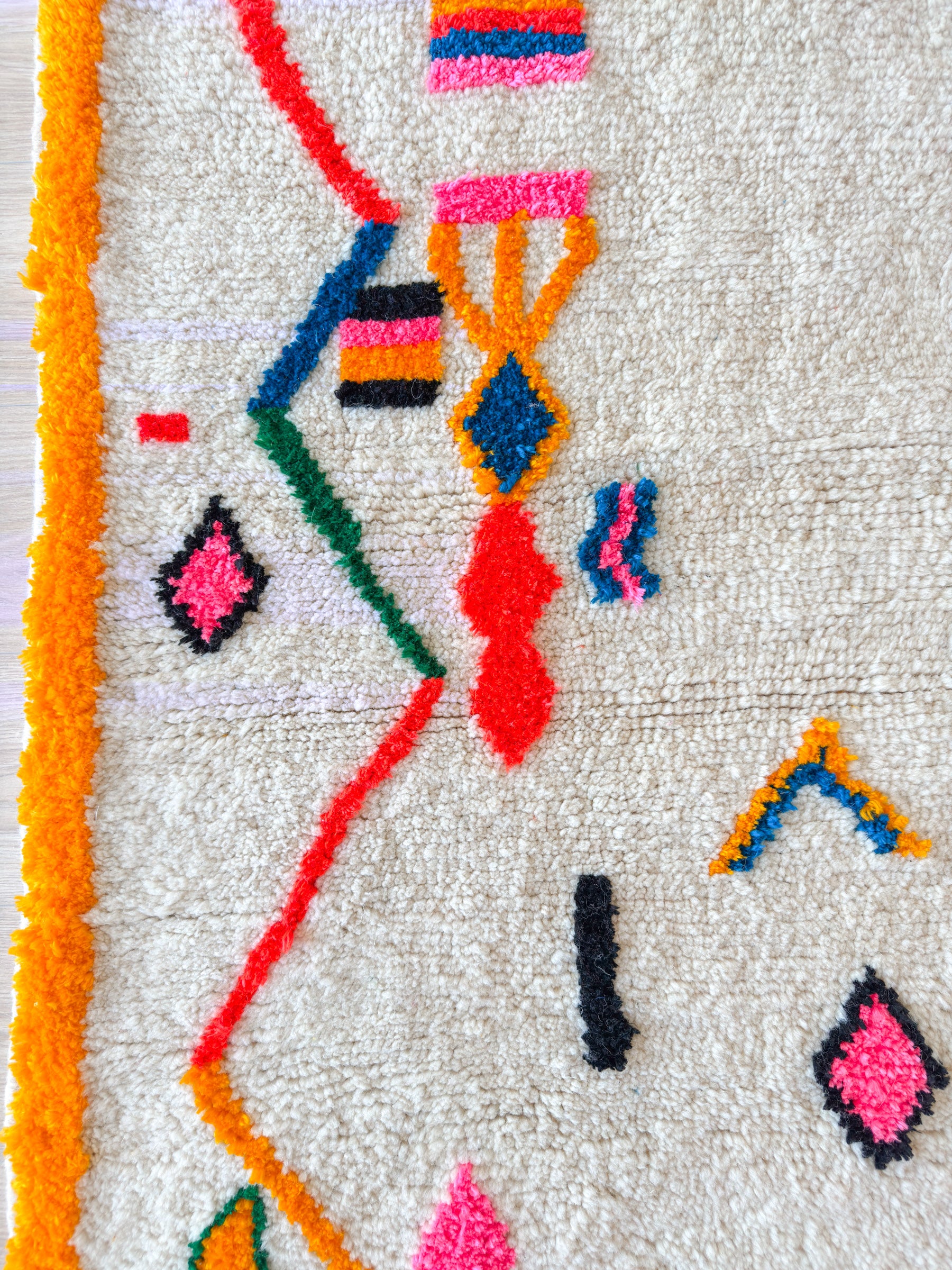 Colorful Berber rug 182 x 213 cm - n°2111