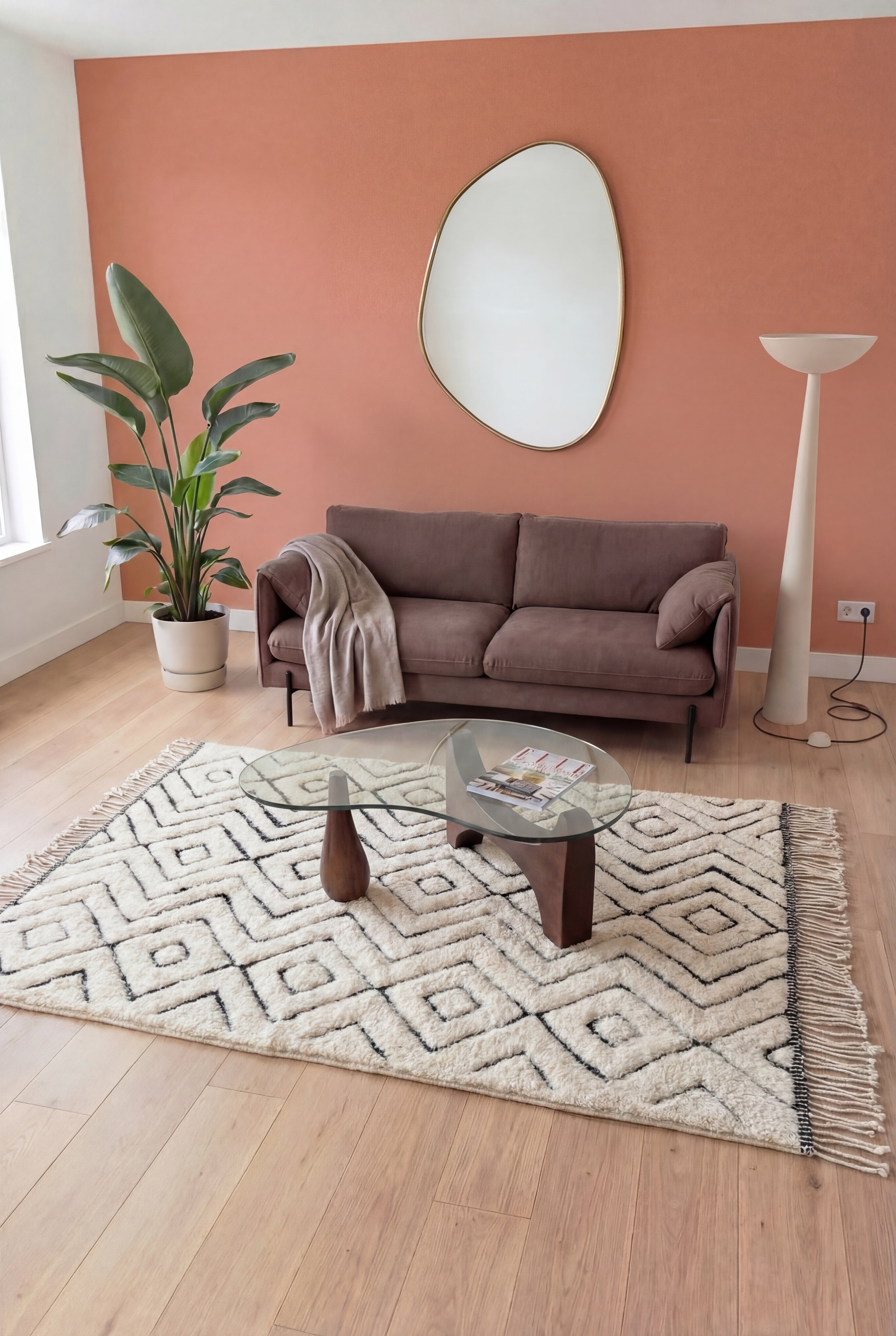 Tapis berbère marocain Mrirt fait main, laine blanc cassé et noir, 180x310 cm, n2451 — mis en scène dans un salon contemporain | Tamazi