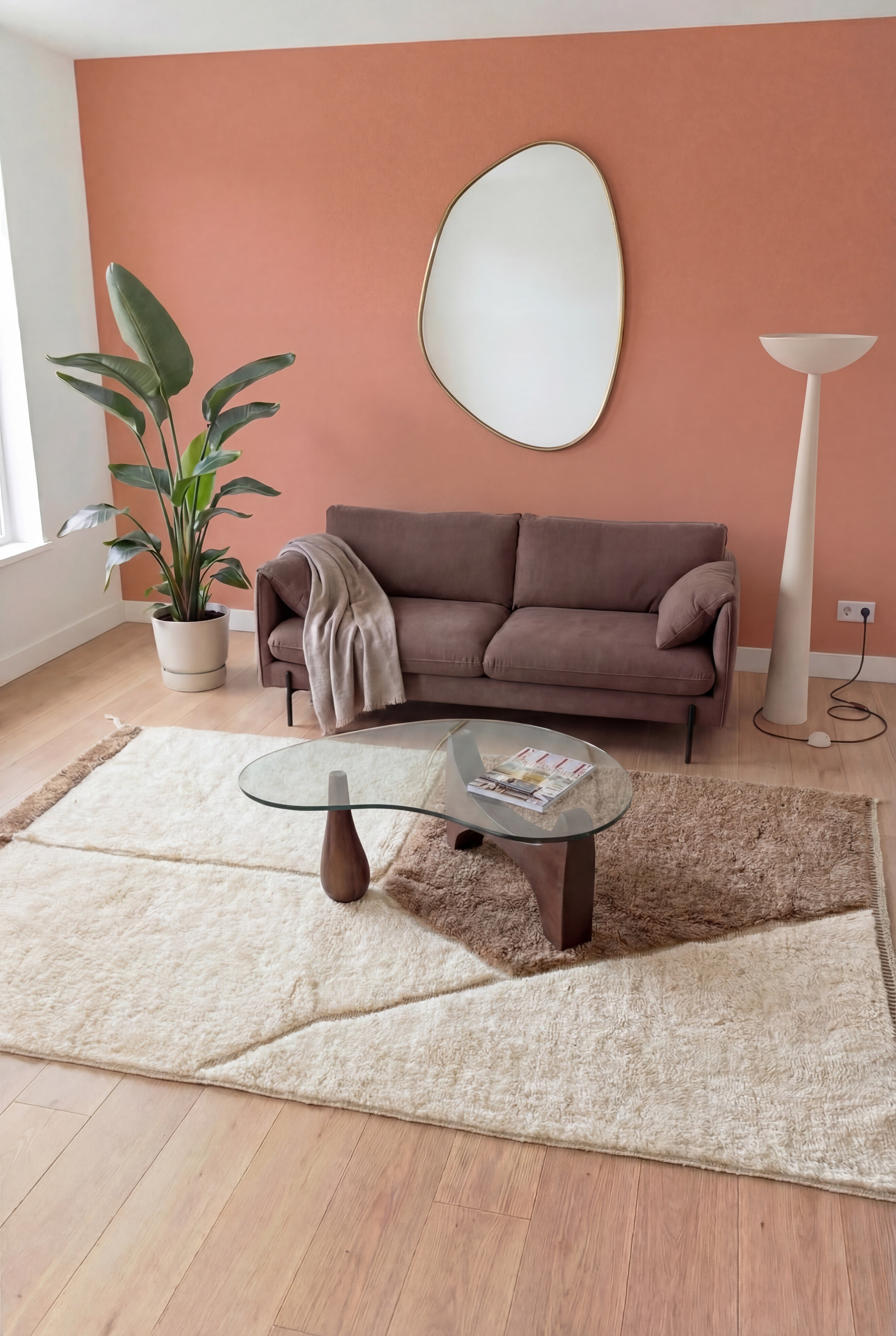 Tapis berbère marocain Mrirt fait main, laine marron et blanc, 205x306 cm, n2490 — mis en scène dans un salon contemporain | Tamazi