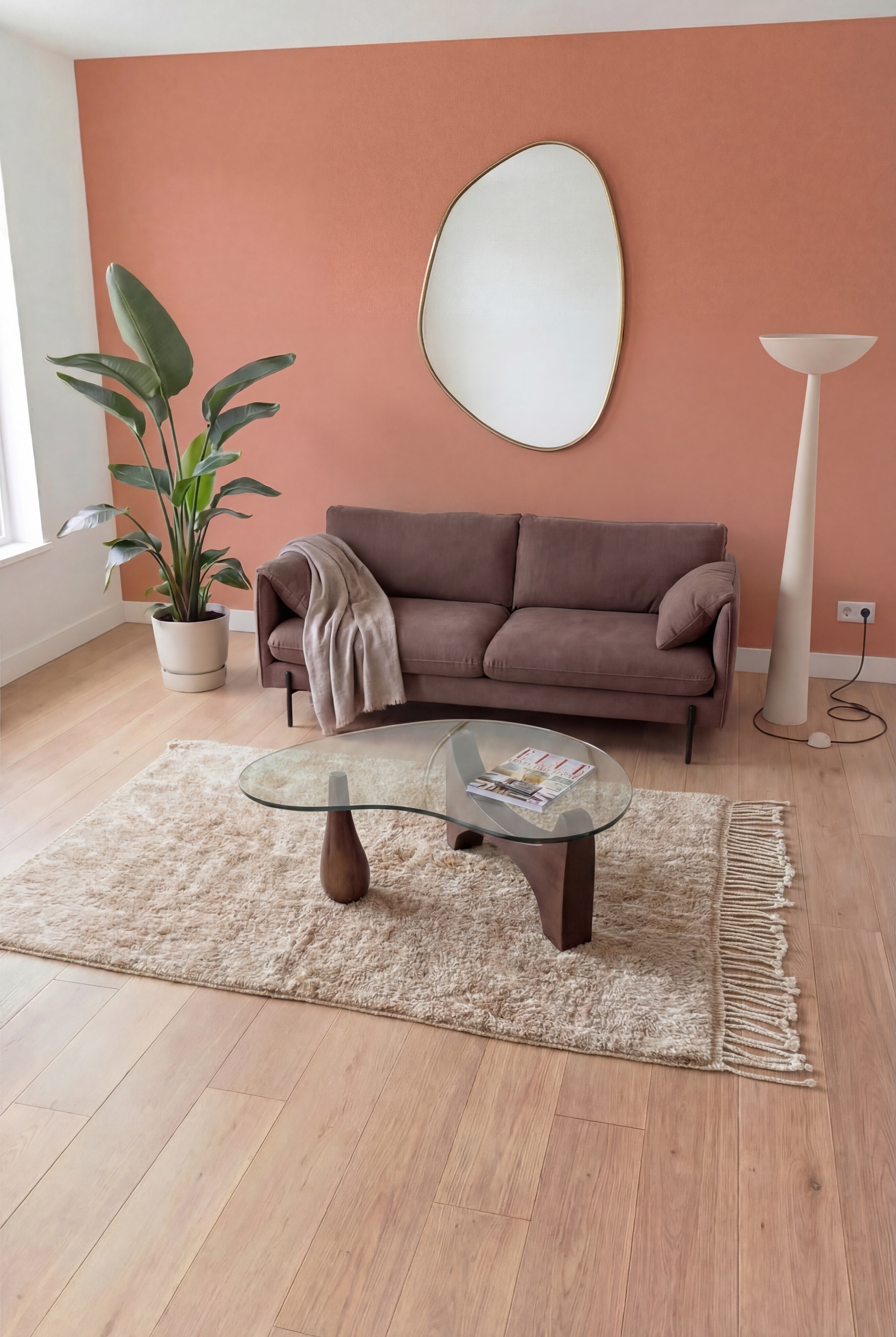 Tapis berbère marocain Mrirt fait main, laine marron clair et blanc, 160x235 cm, n2507 — mis en scène dans un salon contemporain | Tamazi