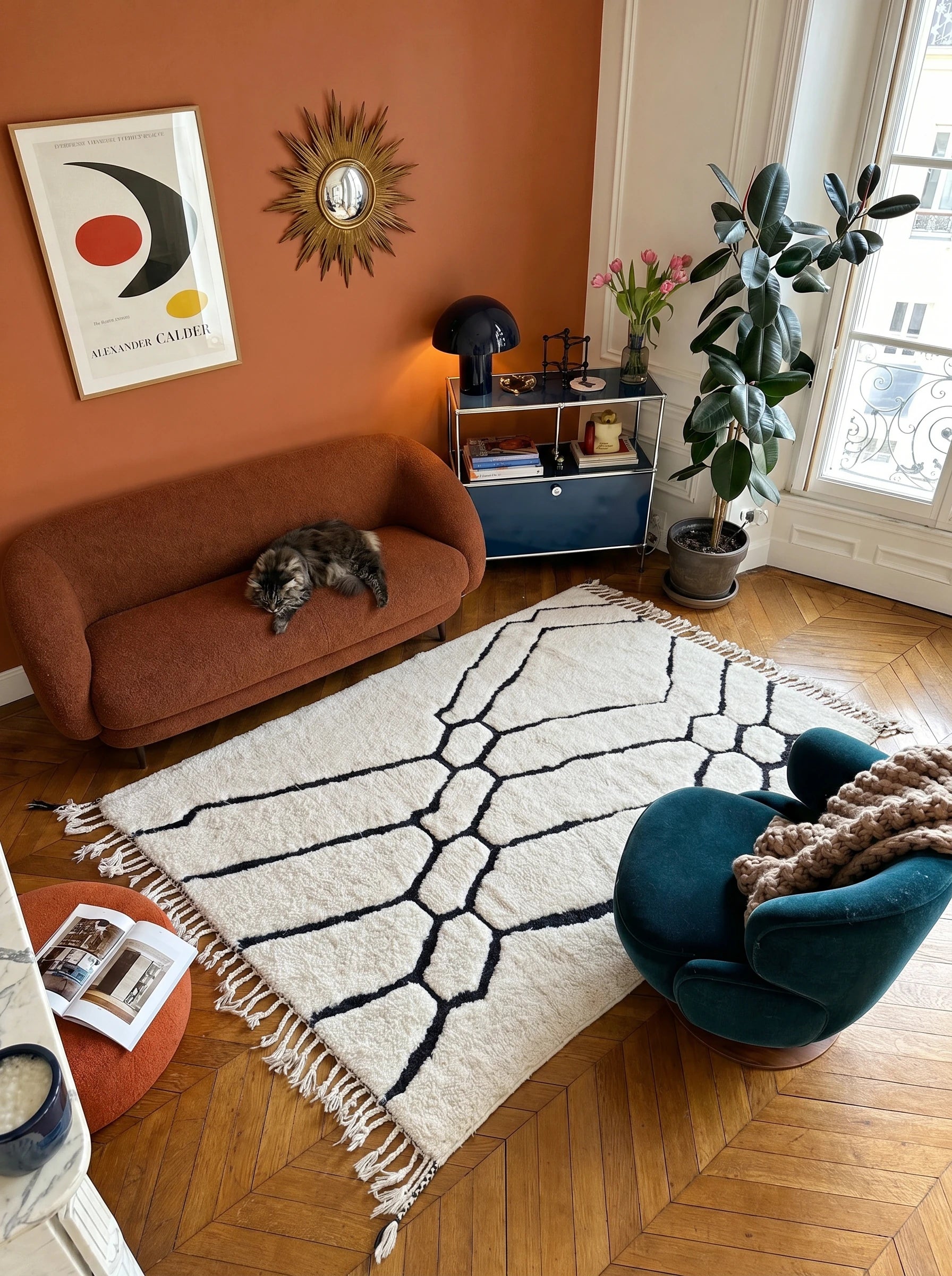 Tapis Beni Ouarain 153 x 285 cm, tapis berbère en situation dans un salon, fait main en laine | Tamazi