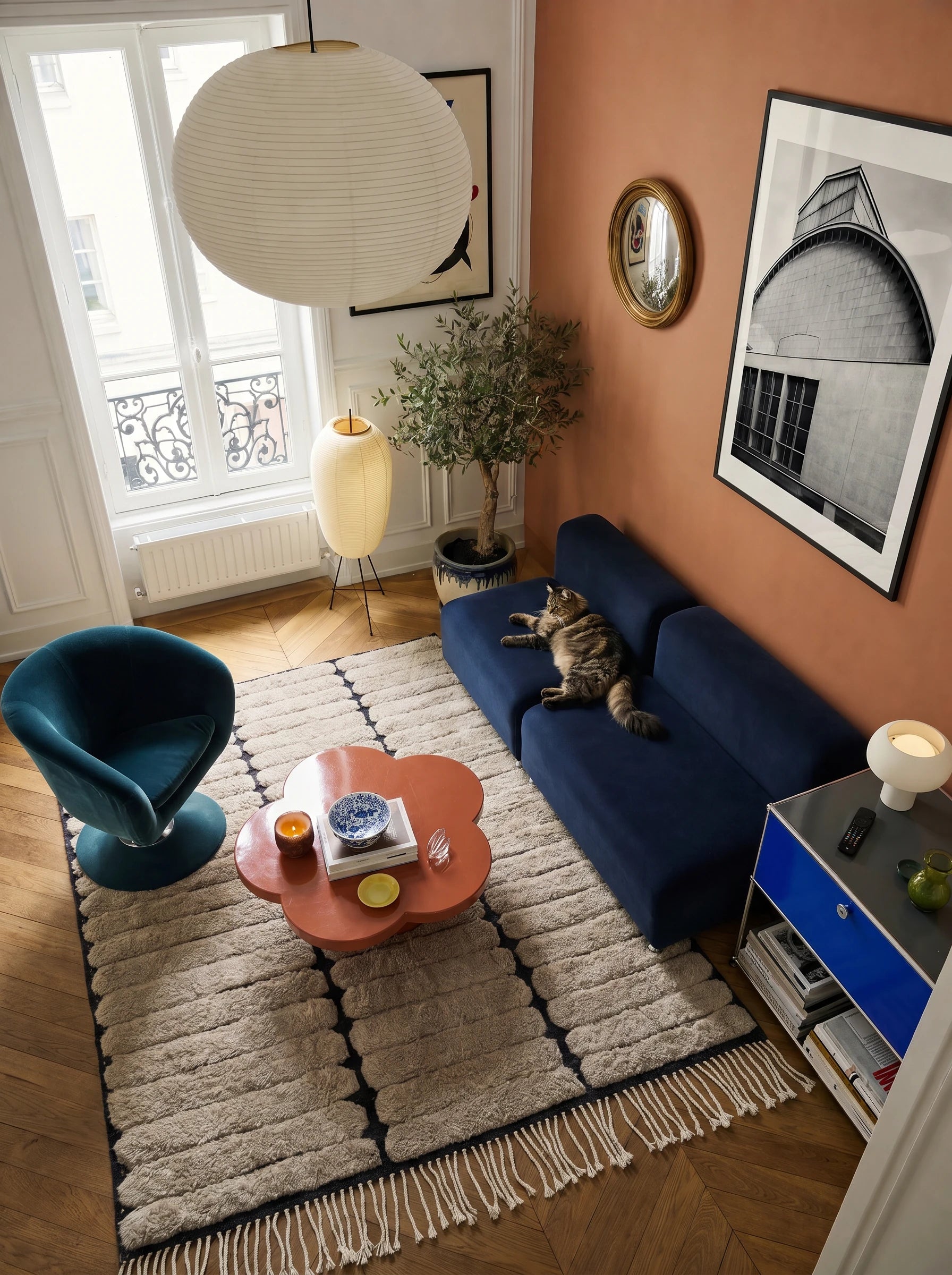 Tapis M'rirt 201 x 331 cm, tapis berbère en situation dans un salon, fait main en laine | Tamazi