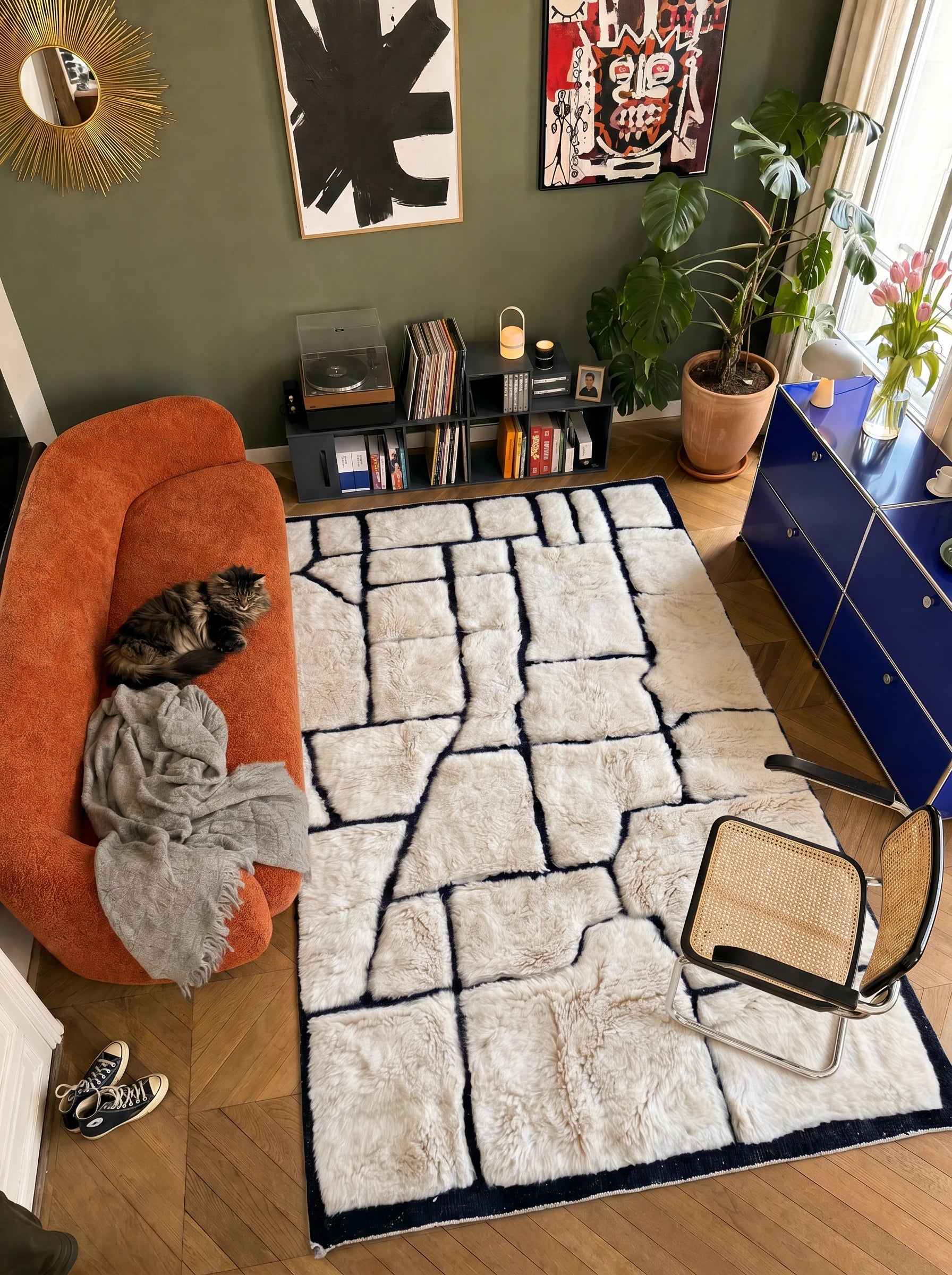 Tapis M'rirt 204 x 301 cm, tapis berbère en situation dans un salon, fait main en laine | Tamazi