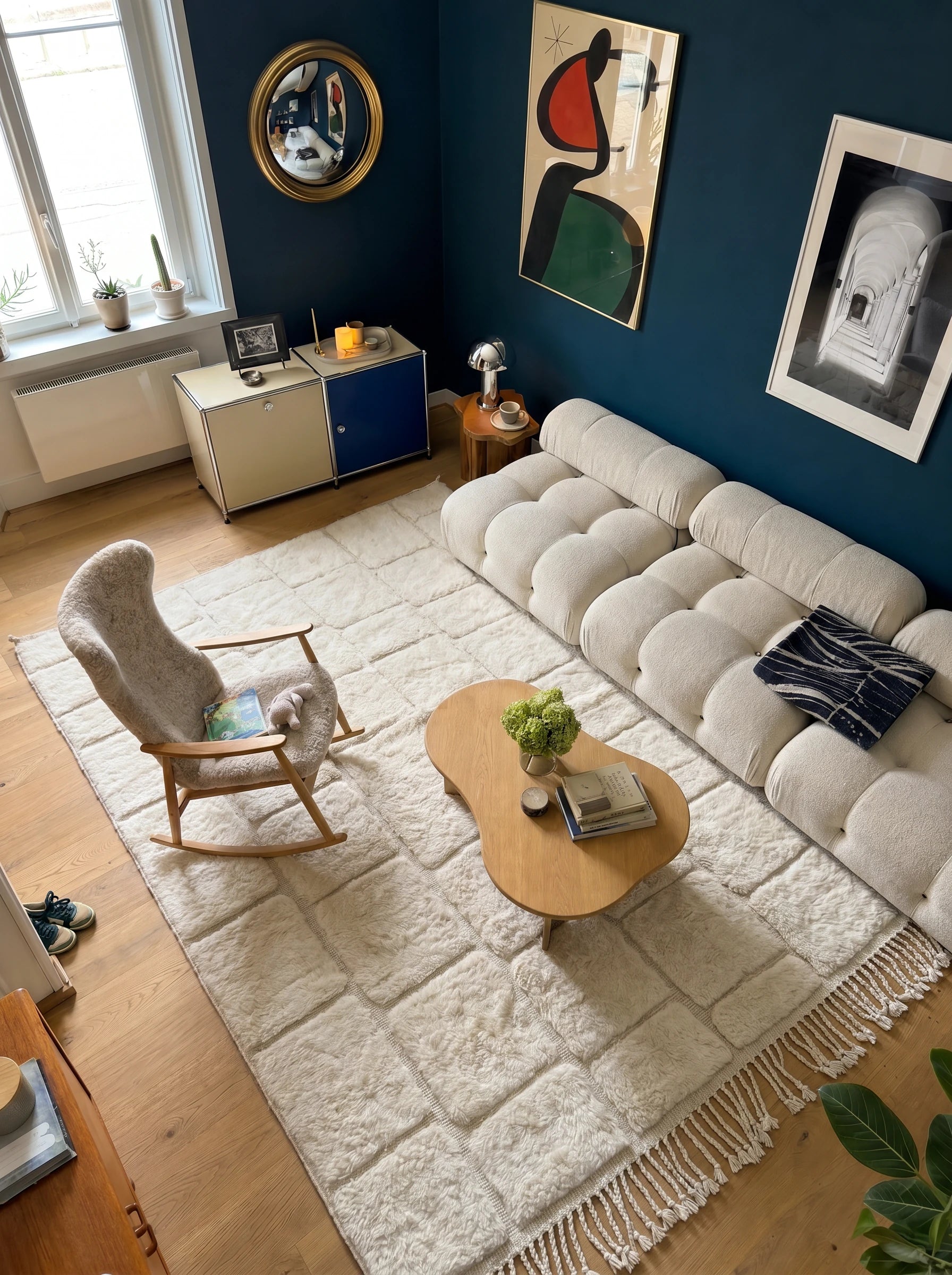 Tapis M'rirt 260 x 368 cm, tapis berbère en situation dans un salon, fait main en laine | Tamazi