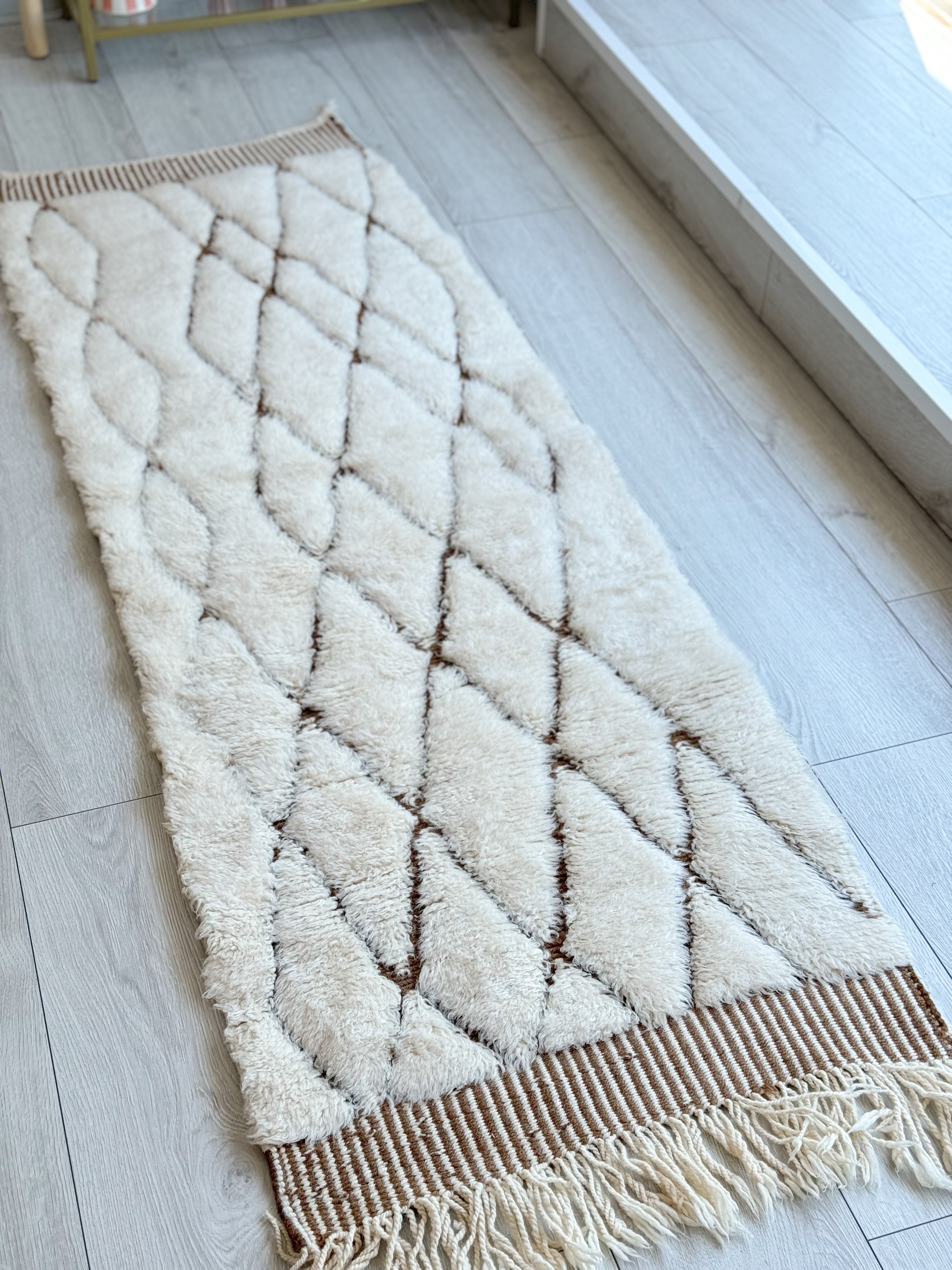 Luxurious Beni M'rirt Runner Rug 69 x 210 cm / 2.3 x 6.9 ft - n°1288