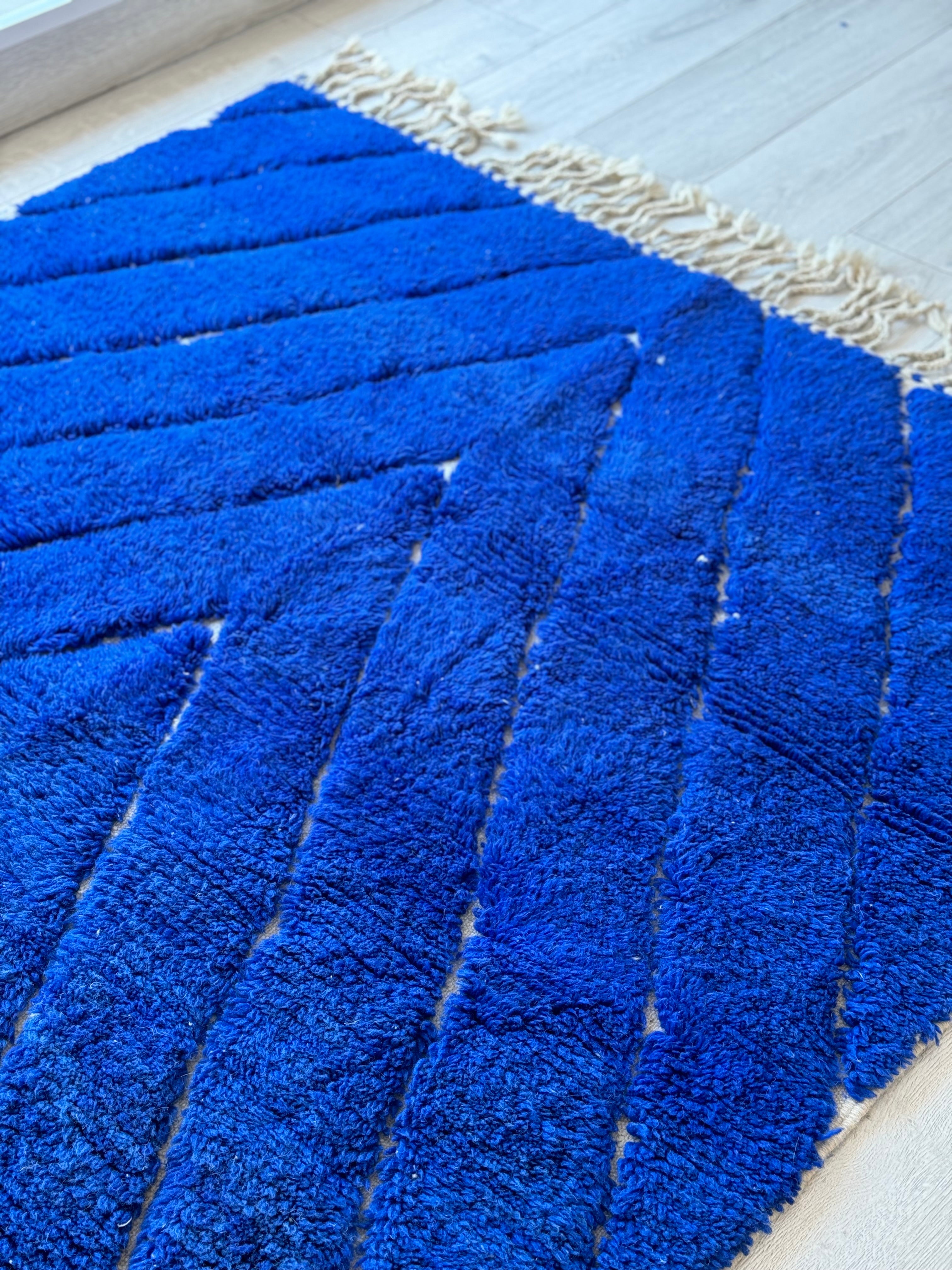 Tapis Beni Ouarain coloré bleu majorelle - 154 x 272 cm - n°1171