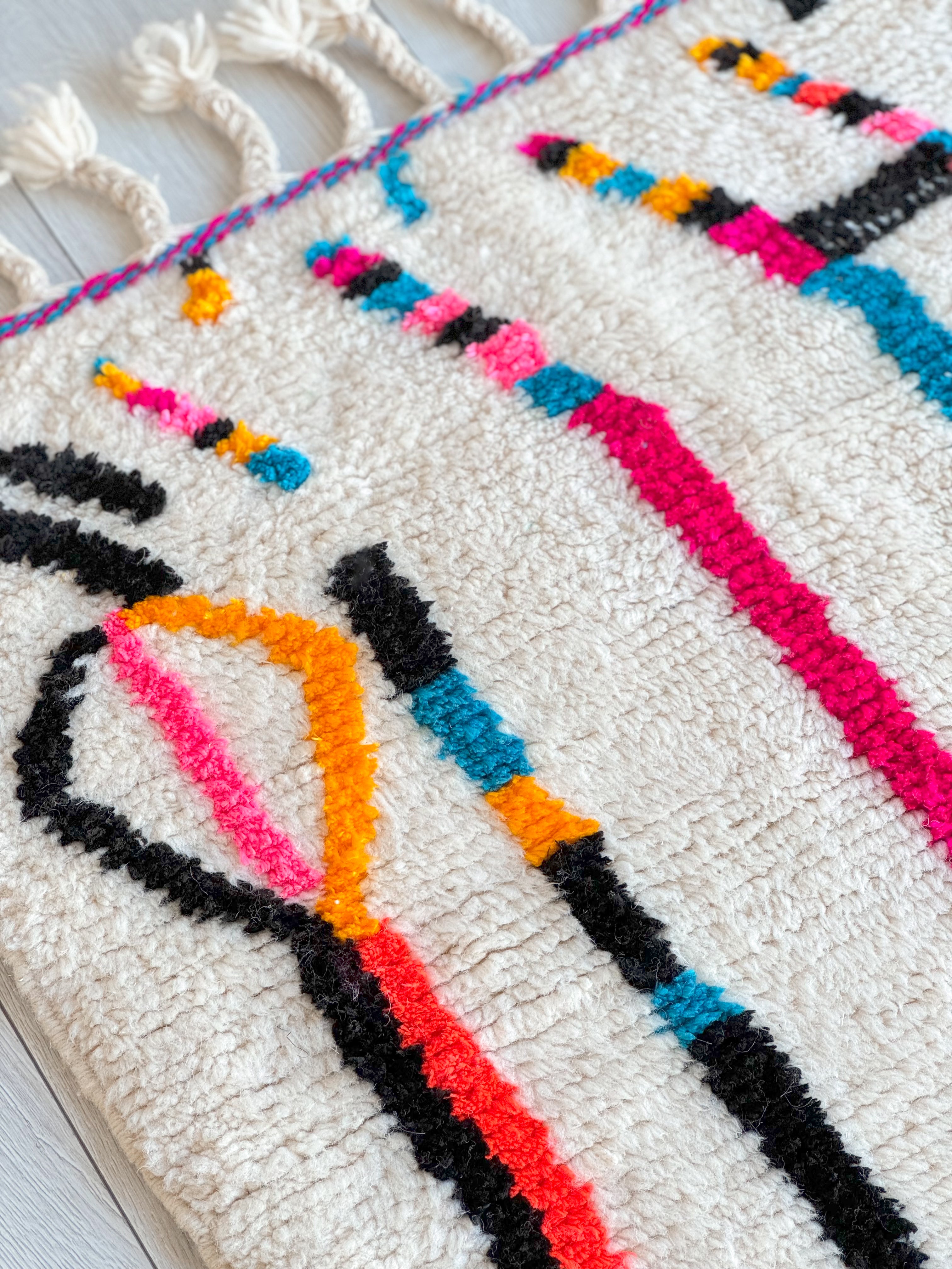 Colorful Berber rug 100 x 160 cm - n°860