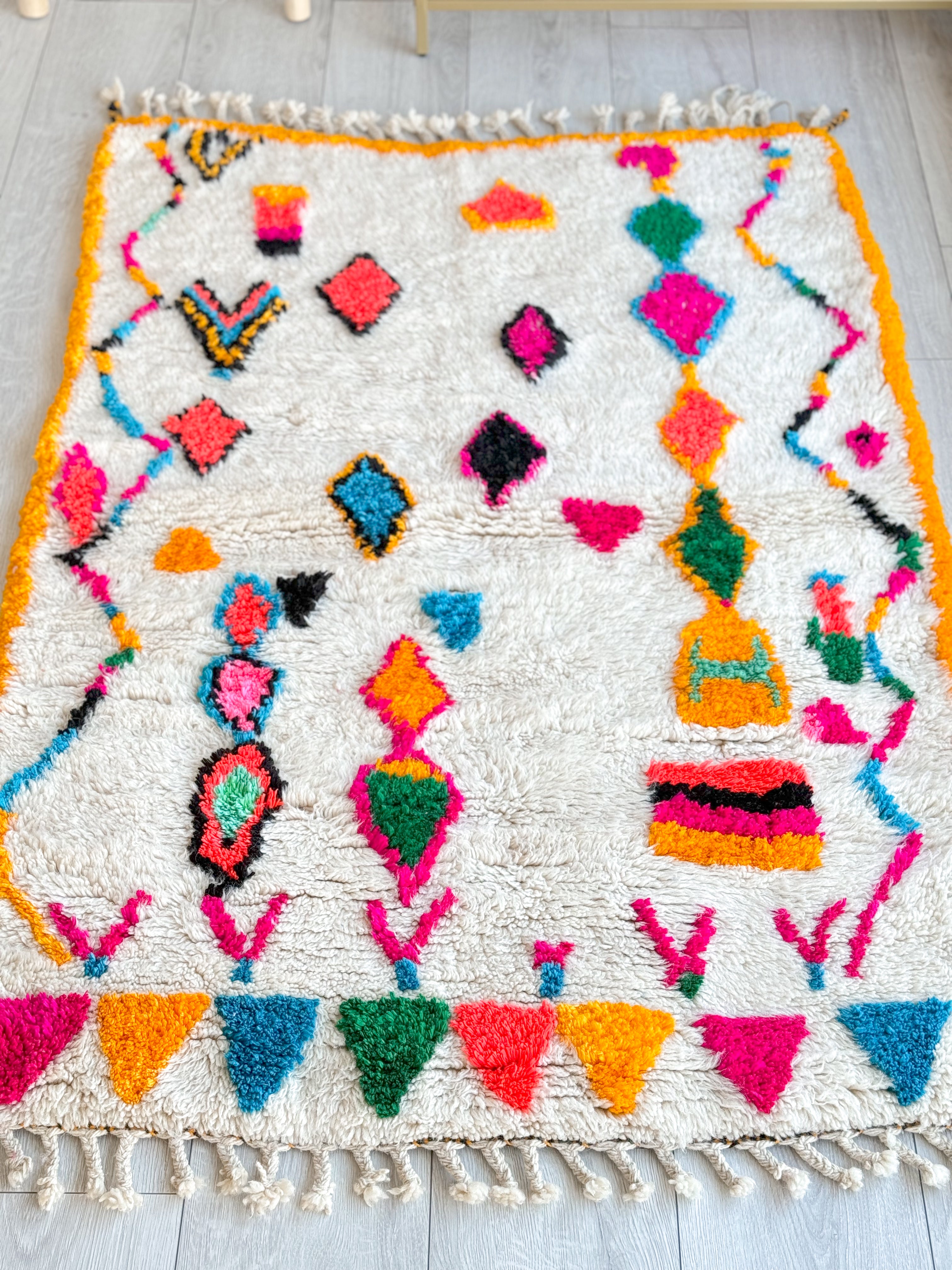 Colorful Berber rug 106 x 160 cm - n°841