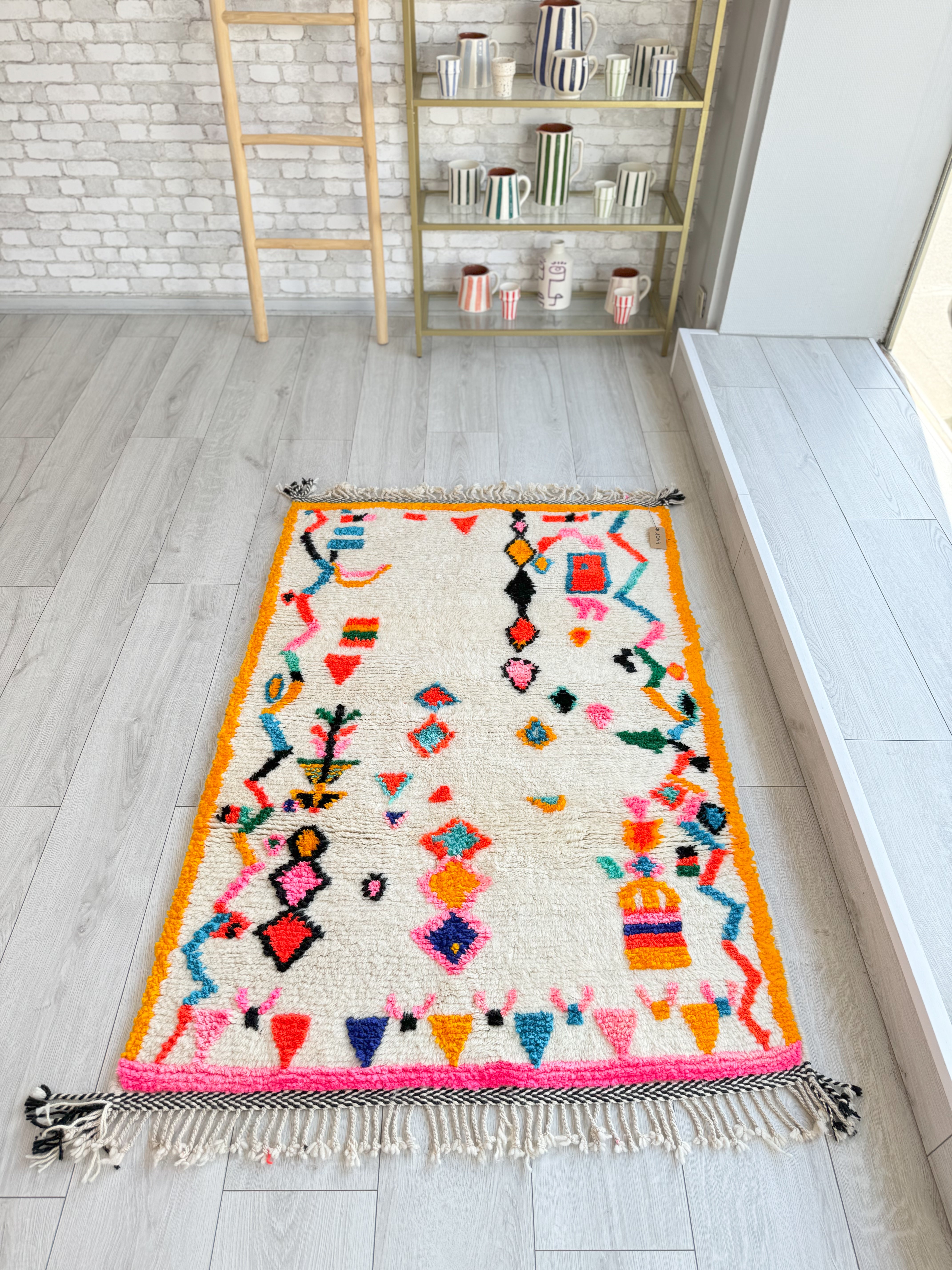 Colorful Berber Rug 101 x 158 cm / 3.3 x 5.2 ft - n°1044