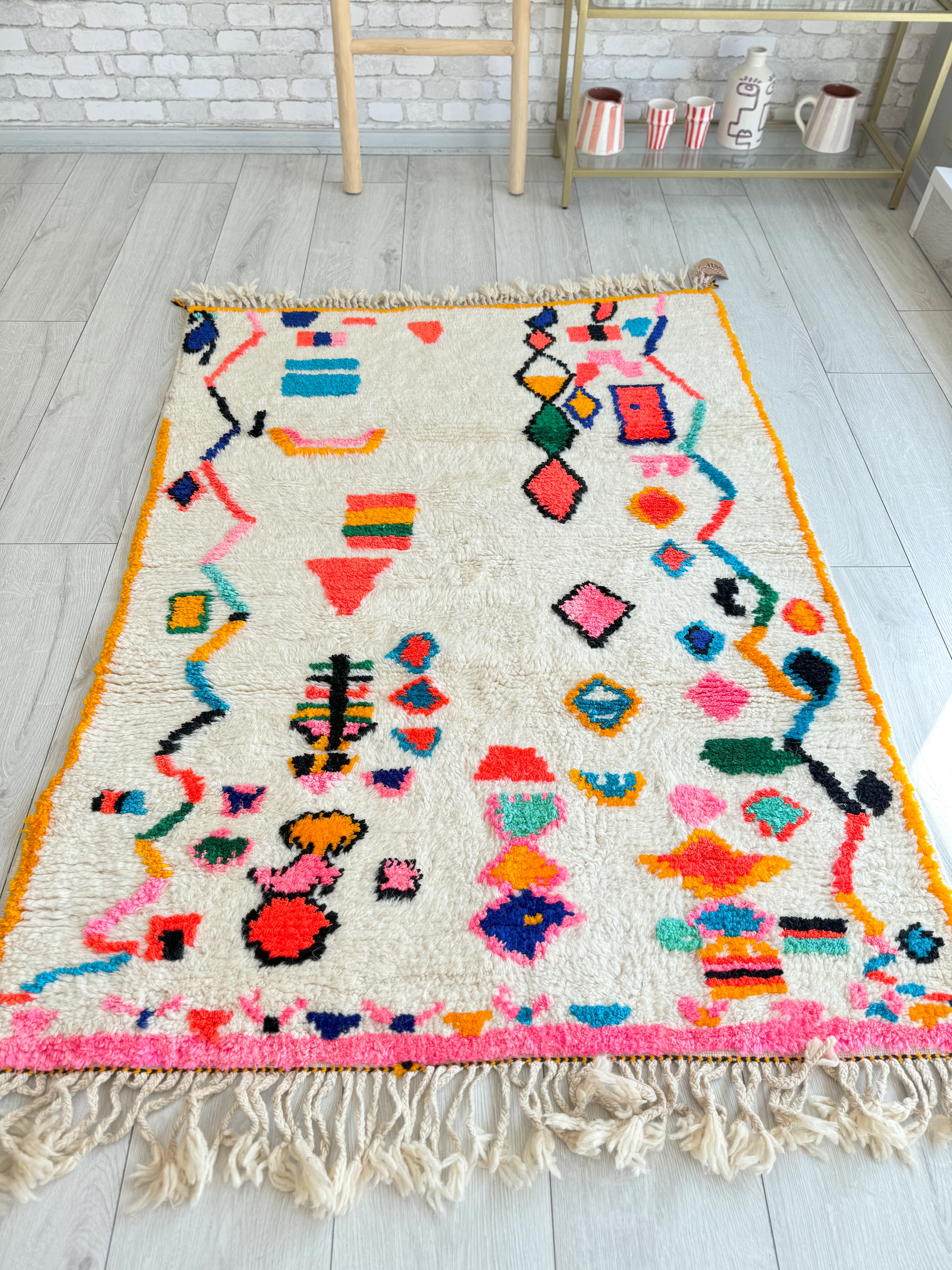 Colorful Moroccan Rug 110 x 158 cm / 3.6 x 5.2 ft - n°1240