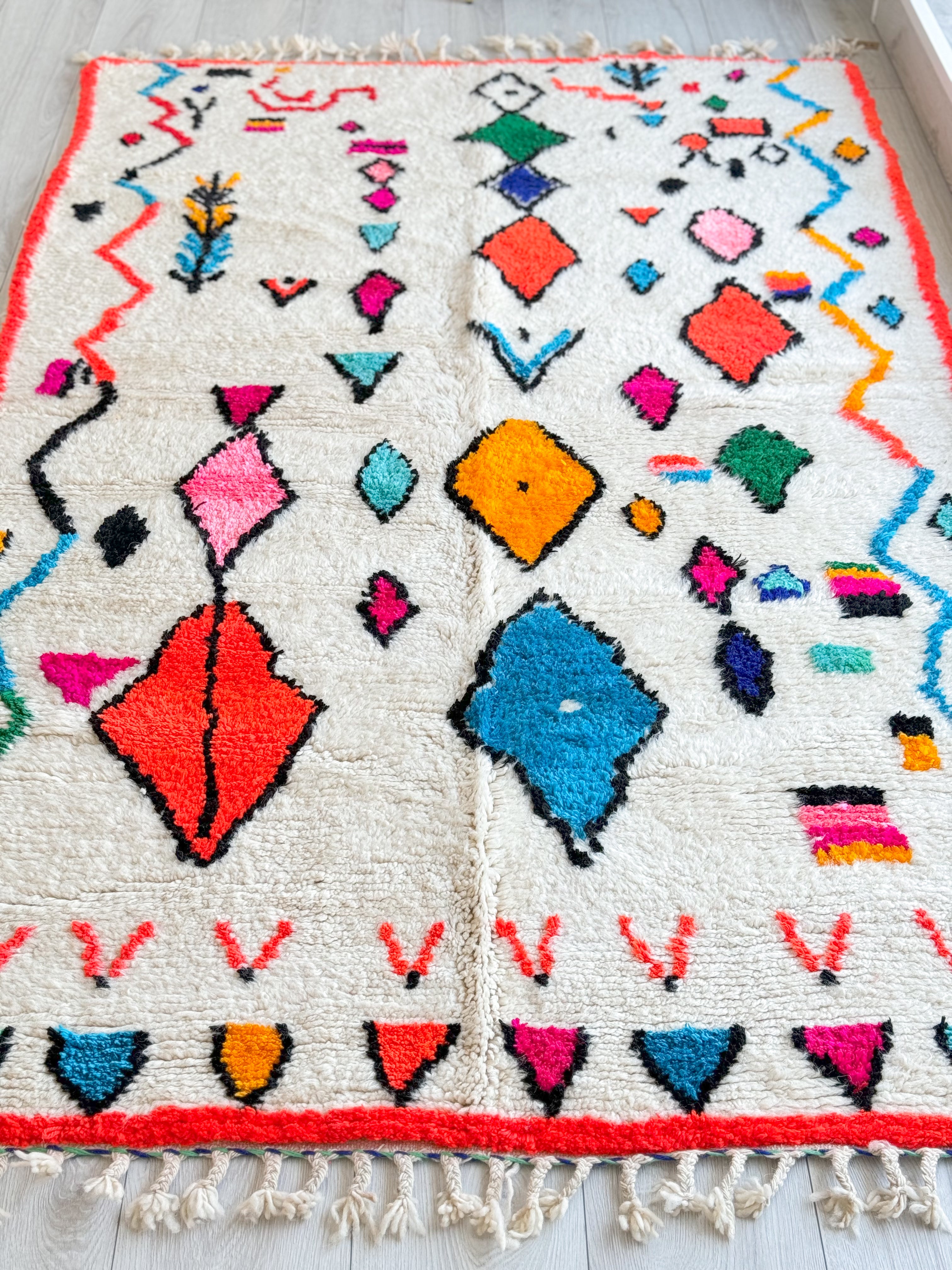 Colorful Berber rug 148 x 260 cm / 4.9 x 8.5 ft - n°1032