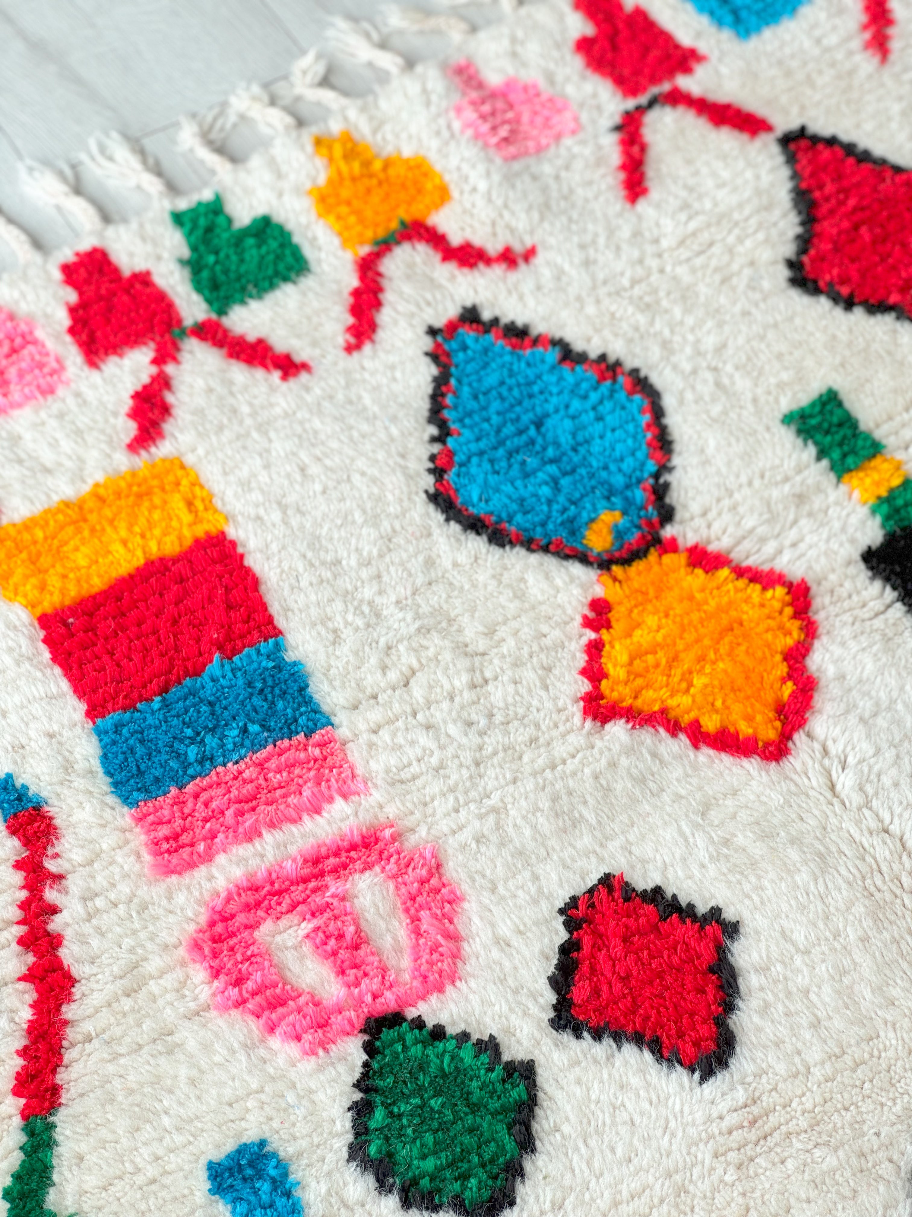 Colorful Berber rug 107 x 150 cm - n°997