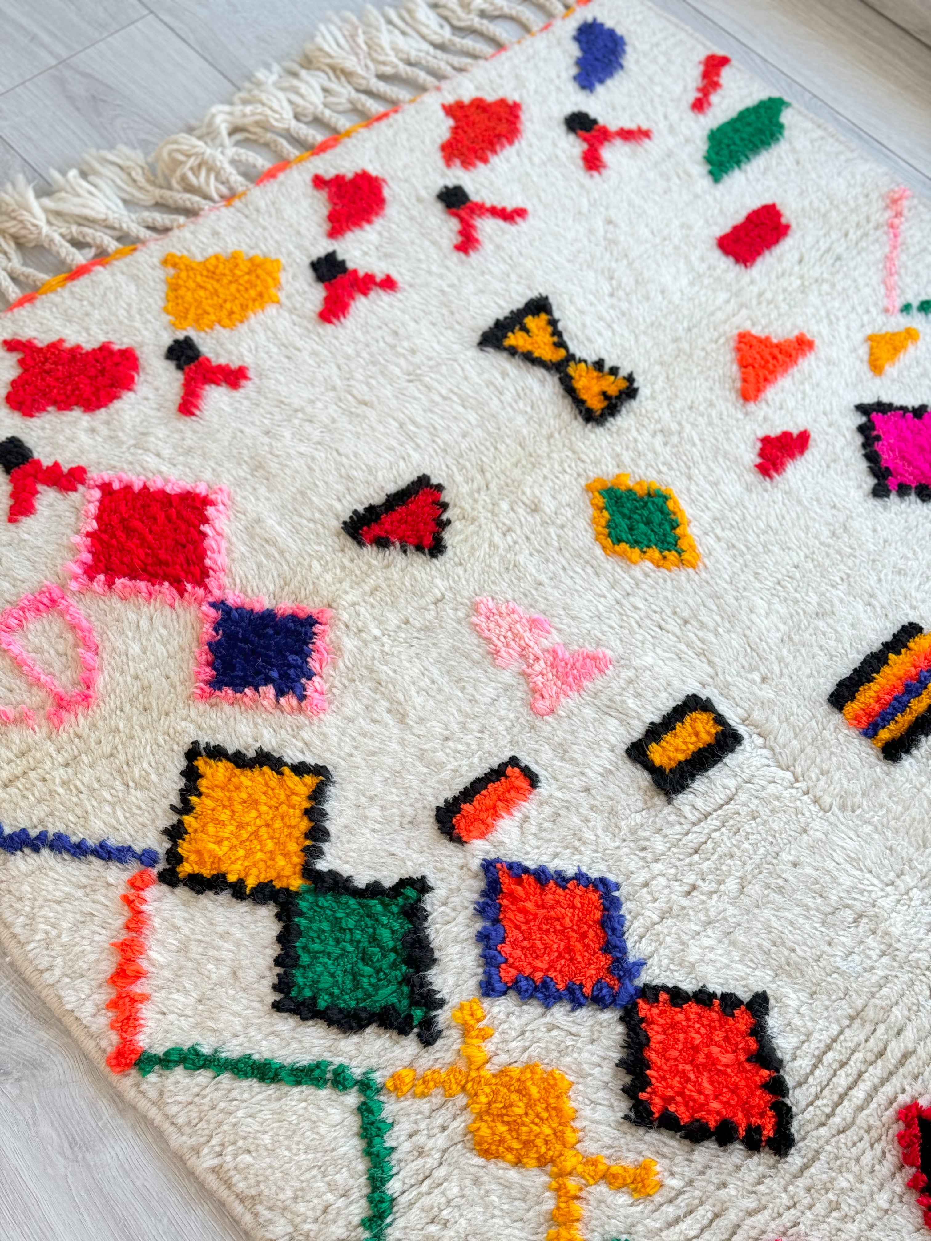 Colorful Berber Rug 105 x 170 cm / 3.4 x 5.6 ft - n°1138