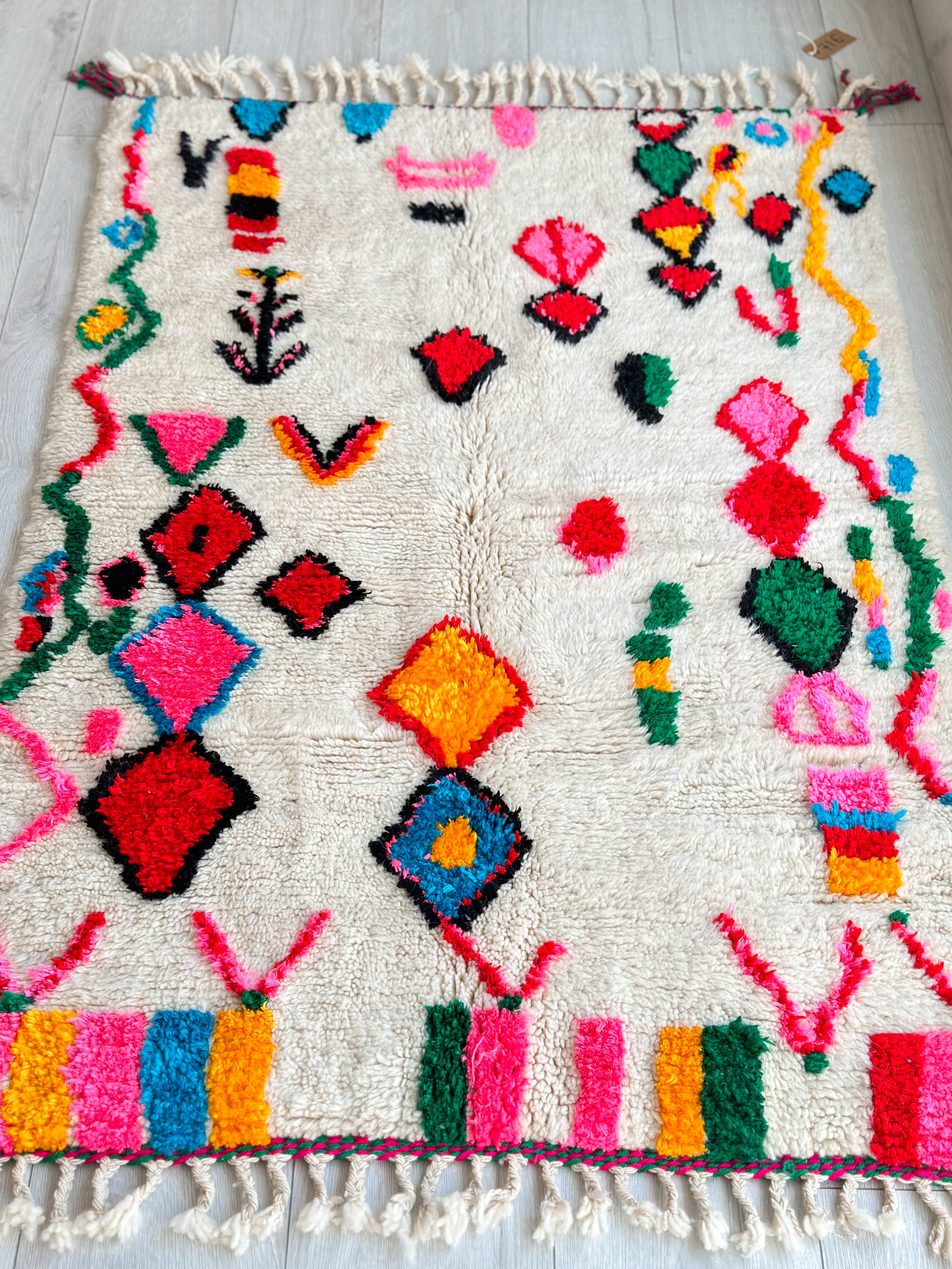 Colorful Berber rug 100 x 165 cm - n°716