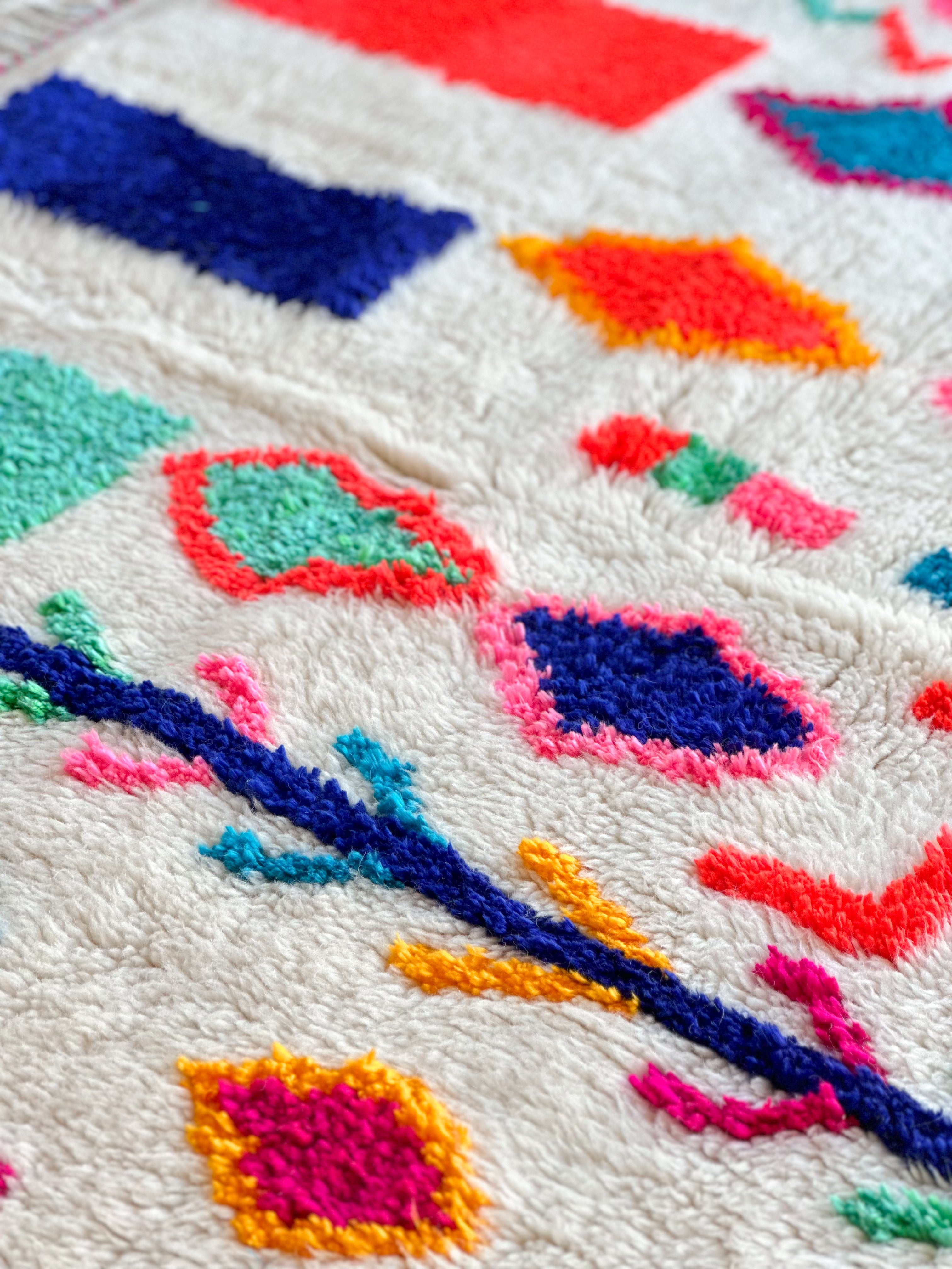 Colorful Berber rug 150 x 260 cm - n°690