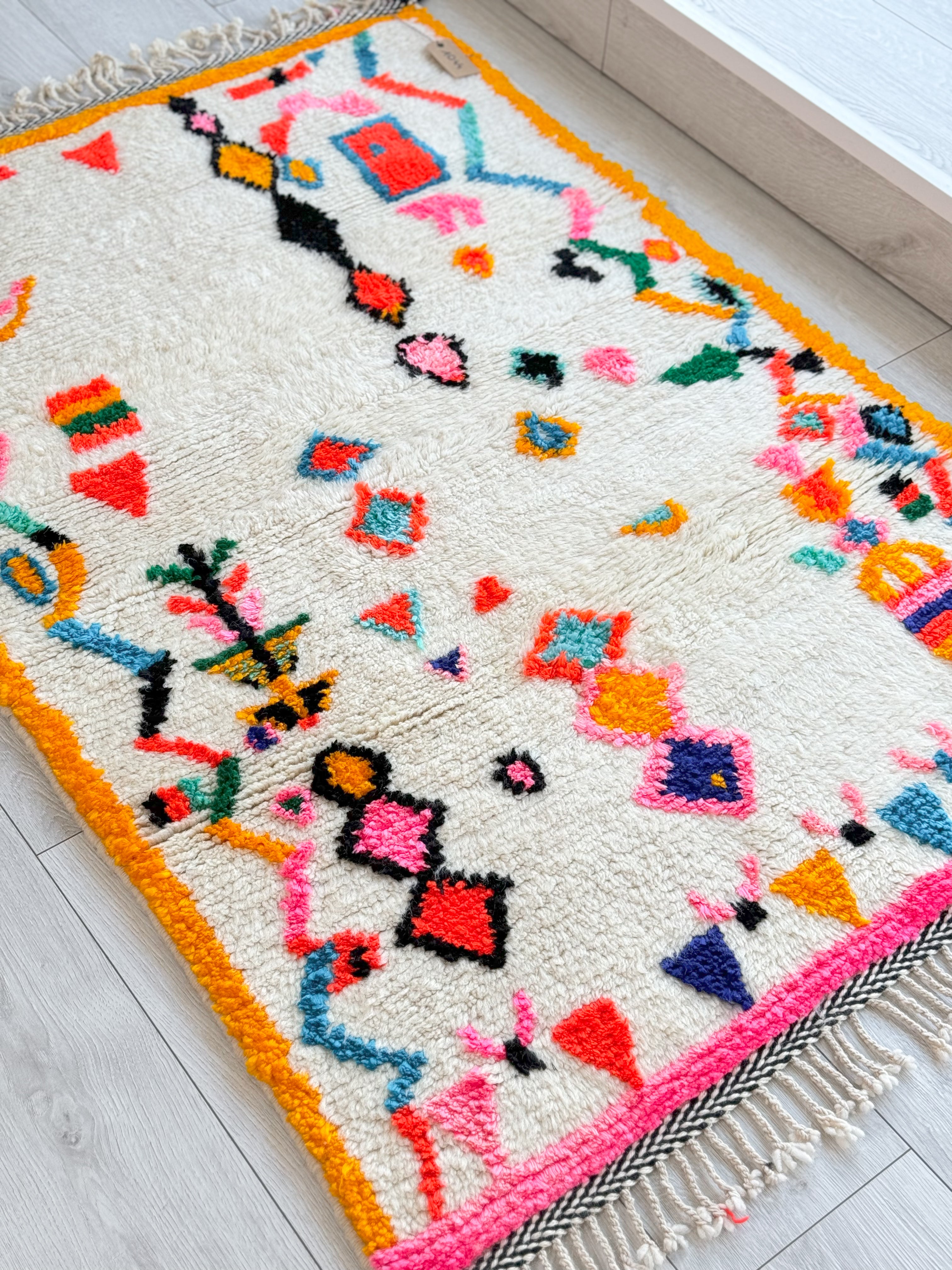 Colorful Berber Rug 101 x 158 cm / 3.3 x 5.2 ft - n°1044