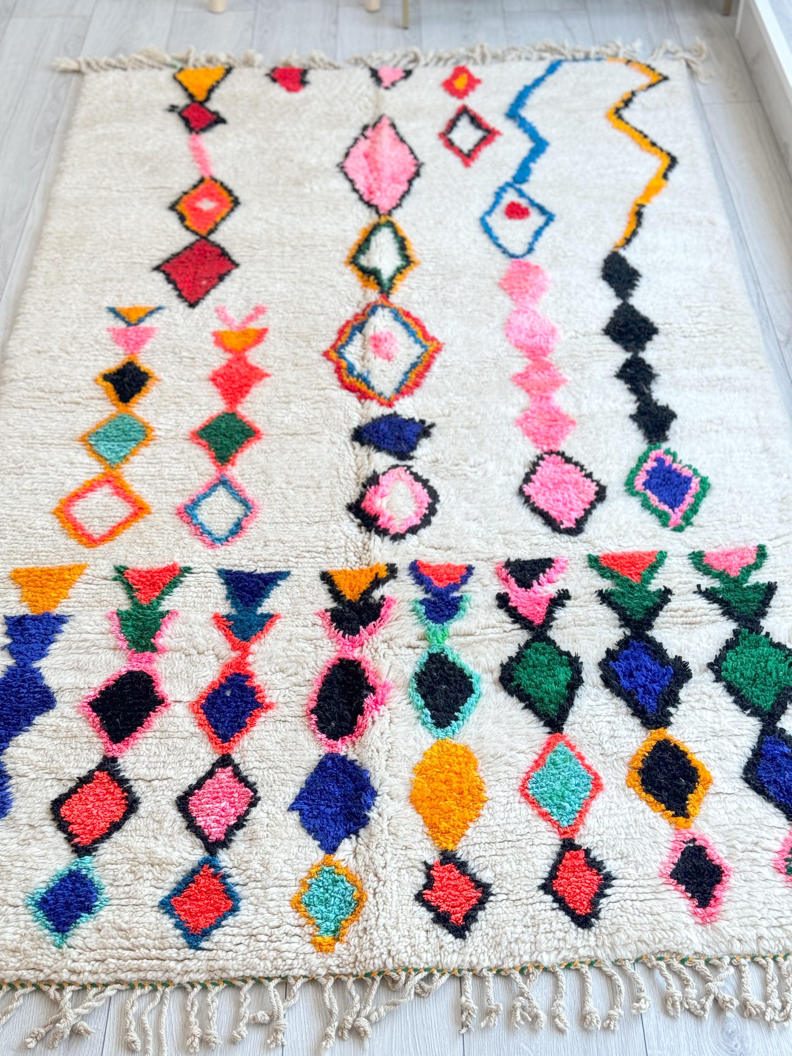  Colorful Berber rug 141 x 253 cm / 4.6 x 8.3 ft - n°1197