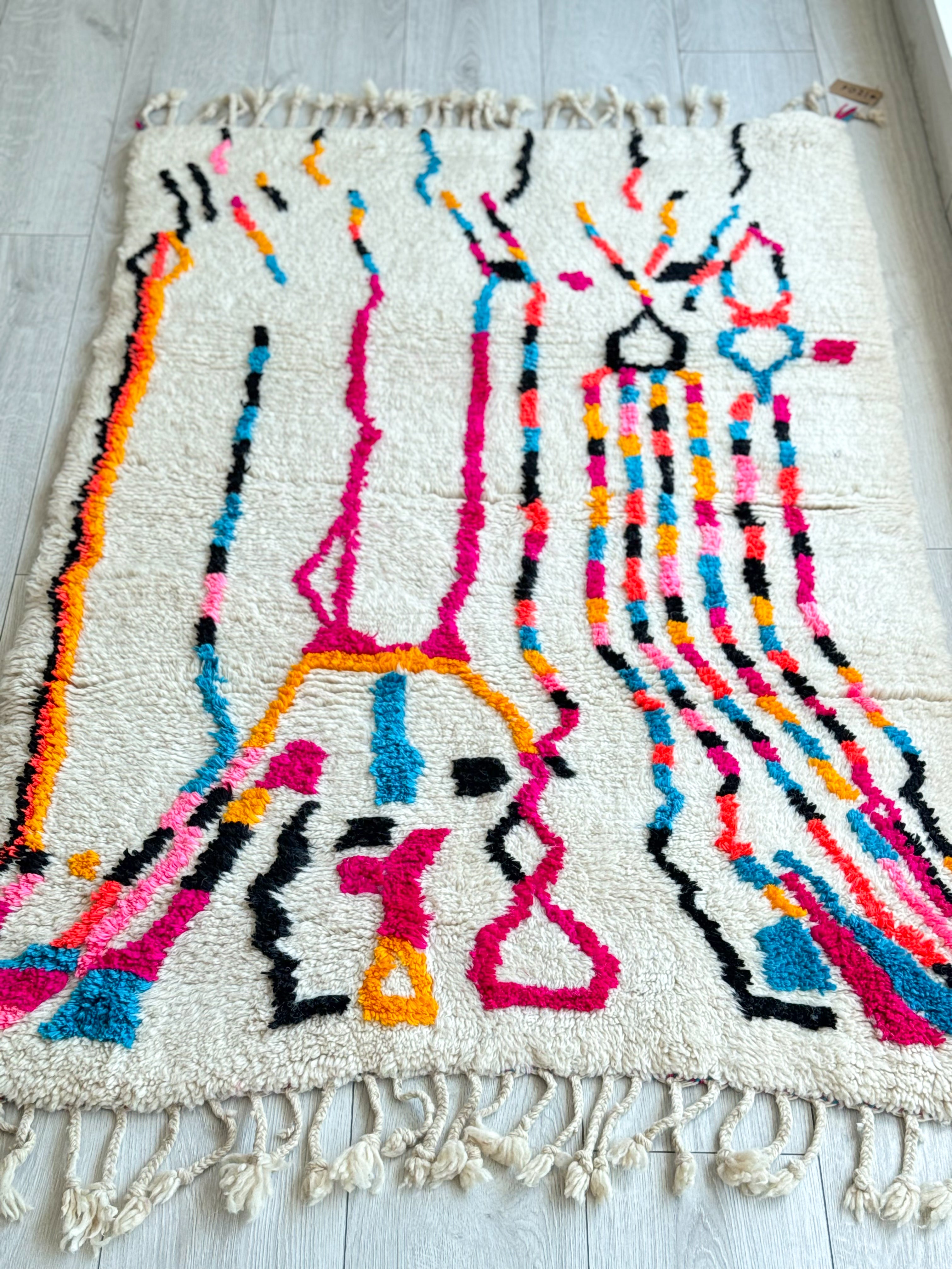 Colorful Moroccan Rug 104 x 163 cm / 3.4 x 5.3 ft - n°1206