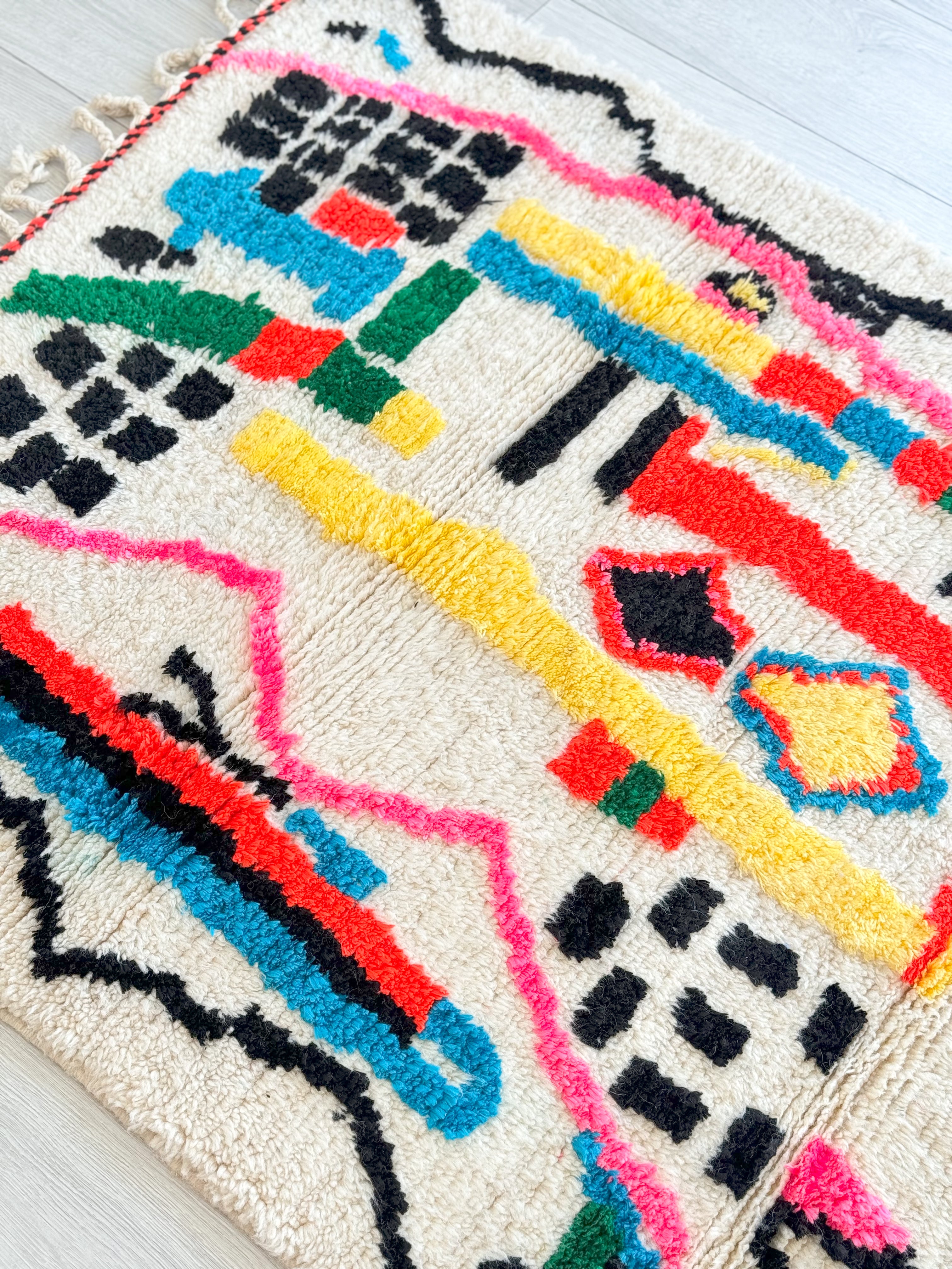 Colorful Berber rug 106 x 159 cm - n°1041