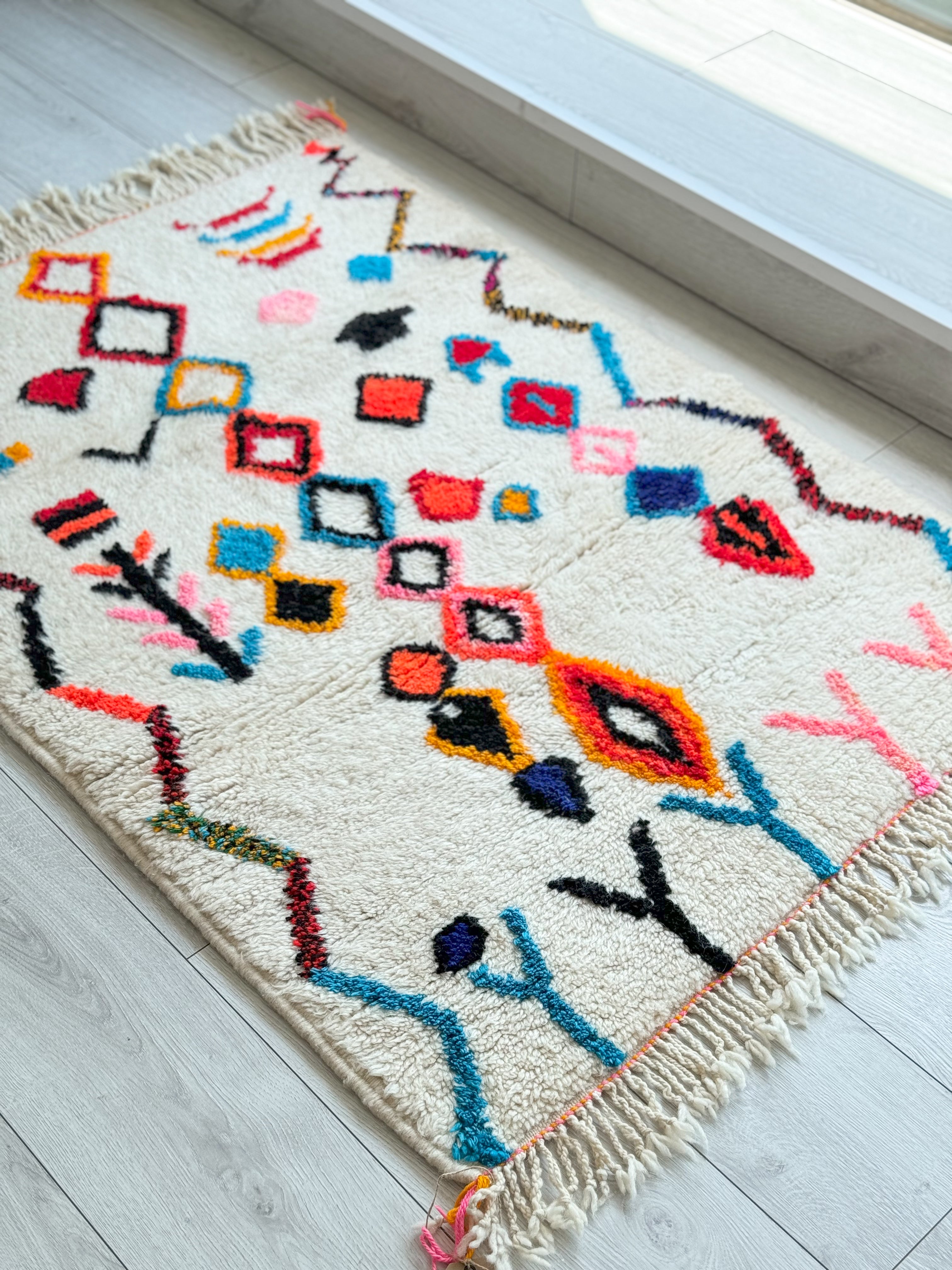 Colorful Moroccan Rug 105 x 155 cm / 3.4 x 5.1 ft - n°1215