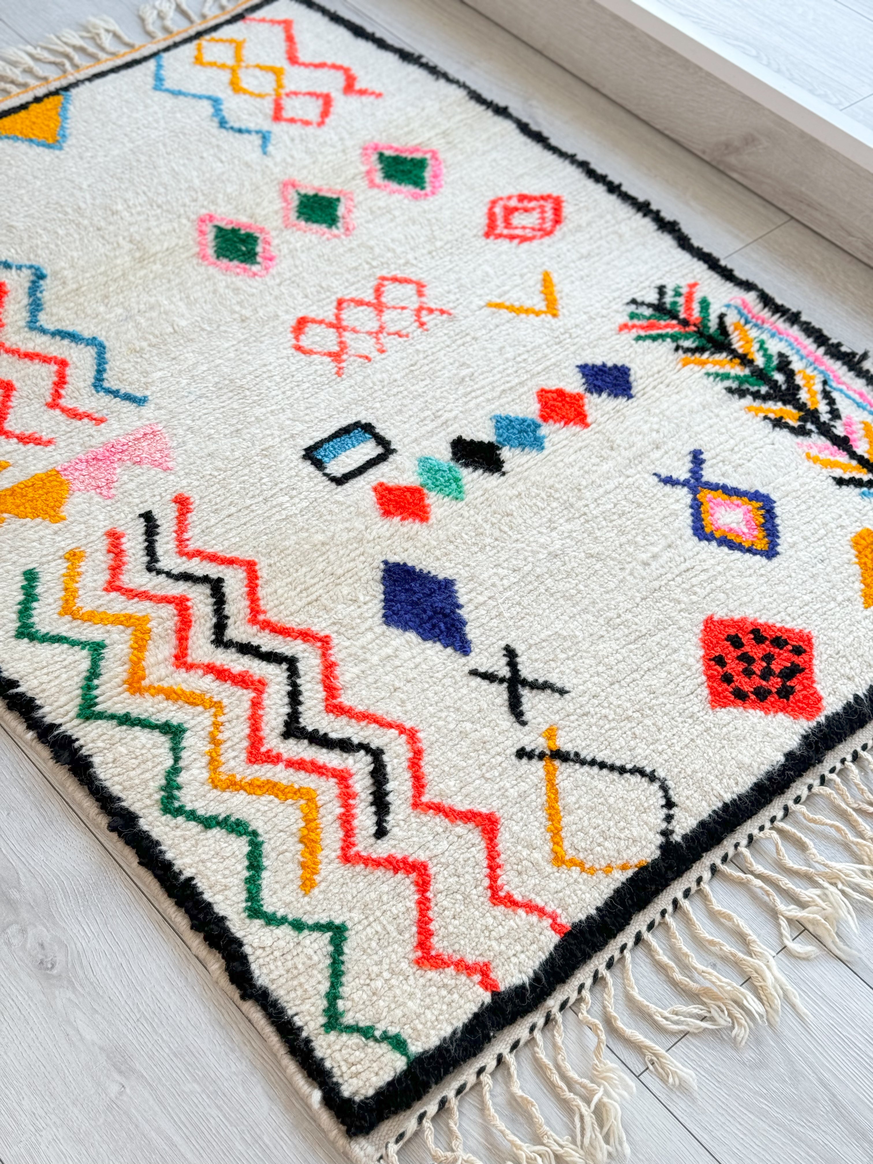 Colorful Berber Rug 108 x 148 cm / 3.5 x 4.9 ft - n°1064