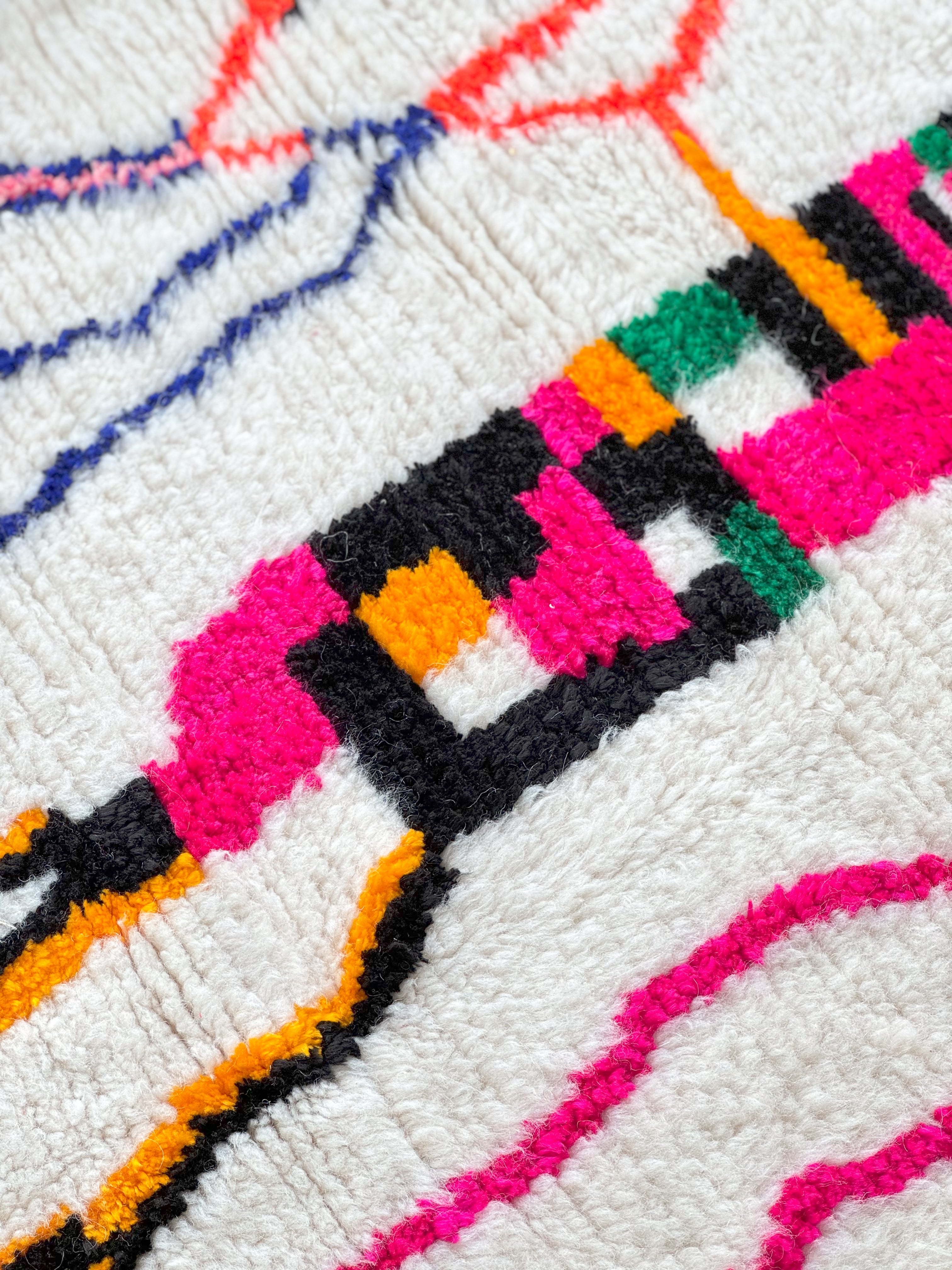 Colorful Berber rug 110 x 162 cm - n°895