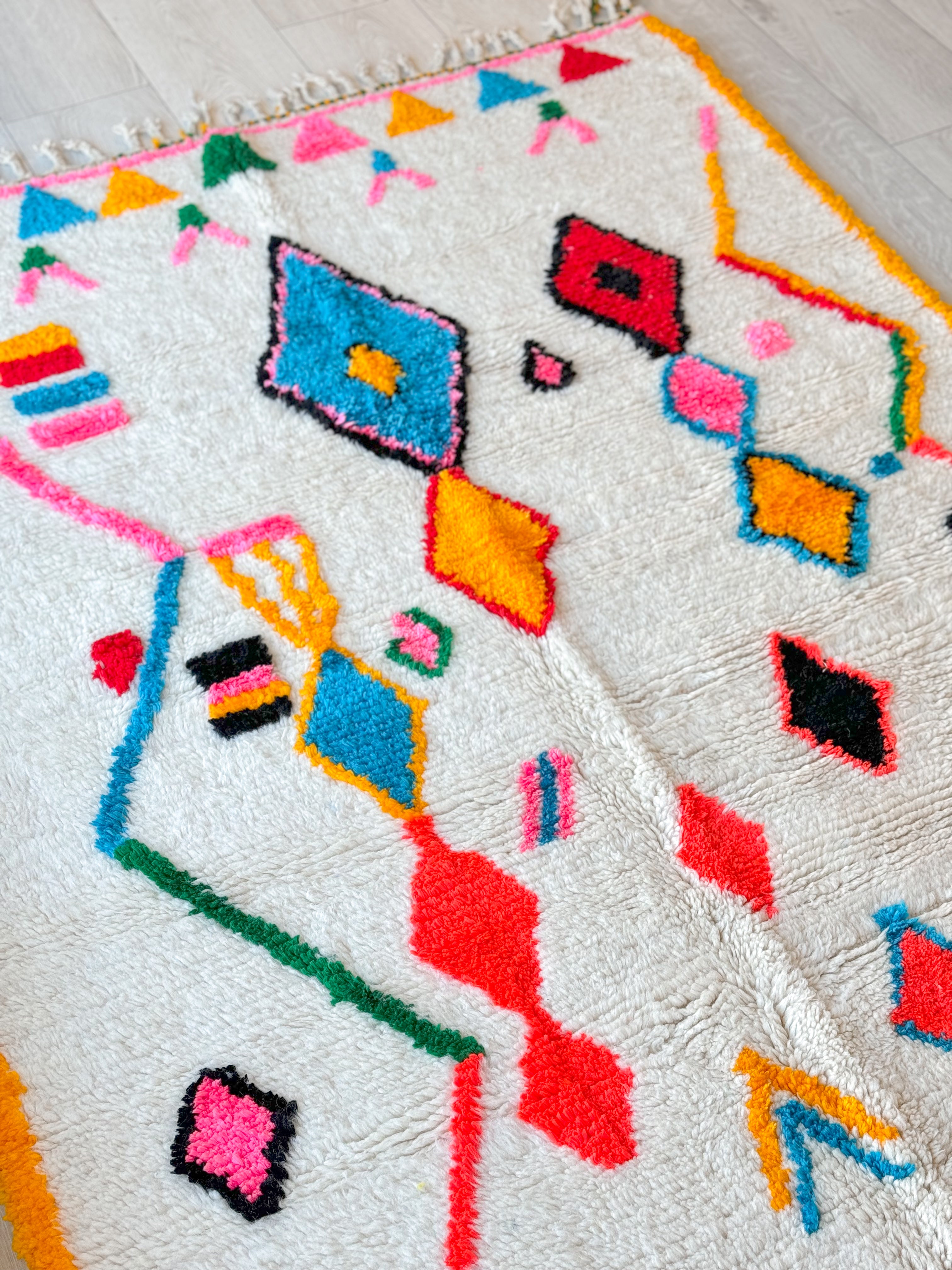 Colorful Berber rug 140 x 265 cm - n°857