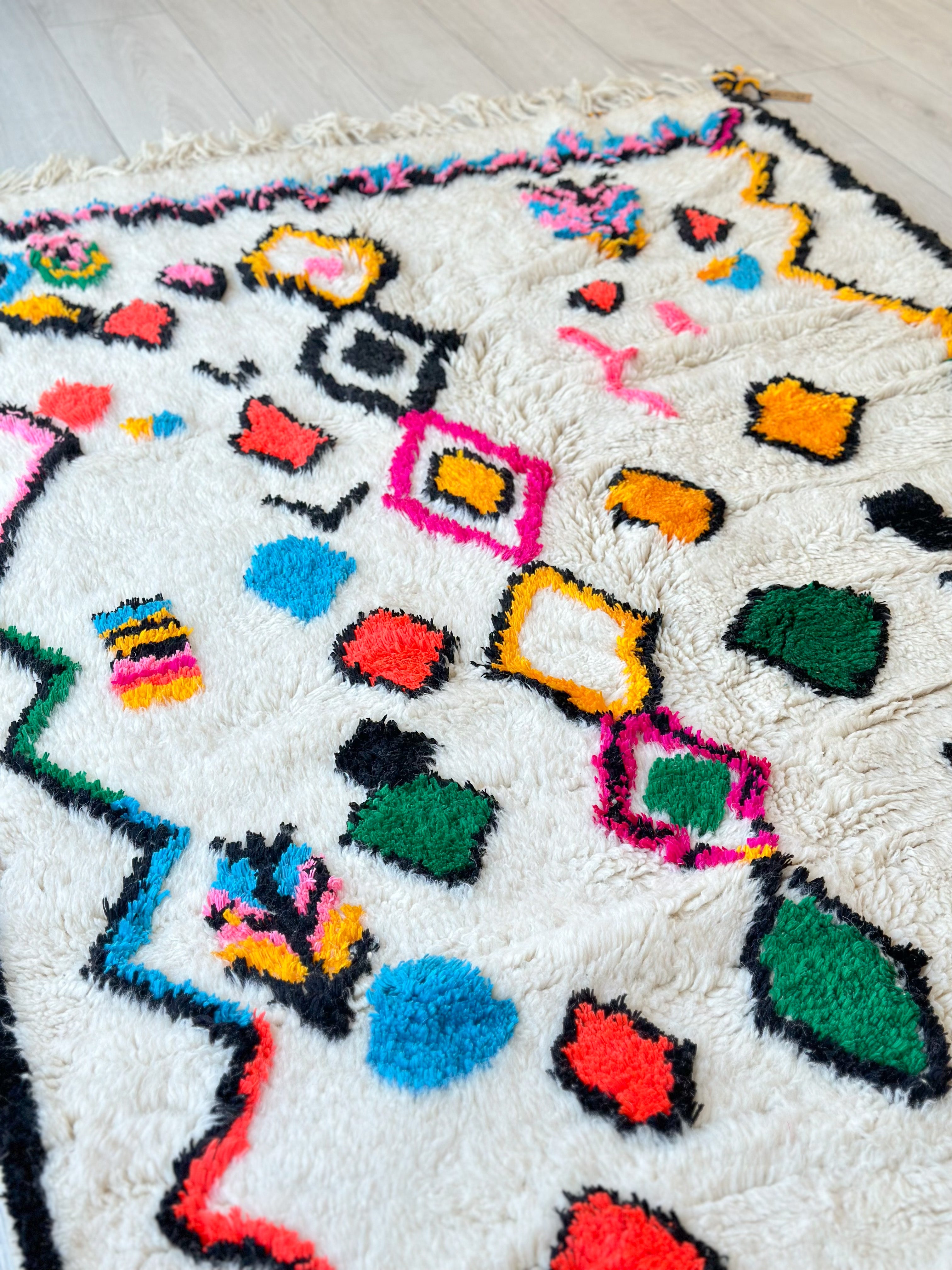 Colorful Berber rug 140 x 260 cm - n°608