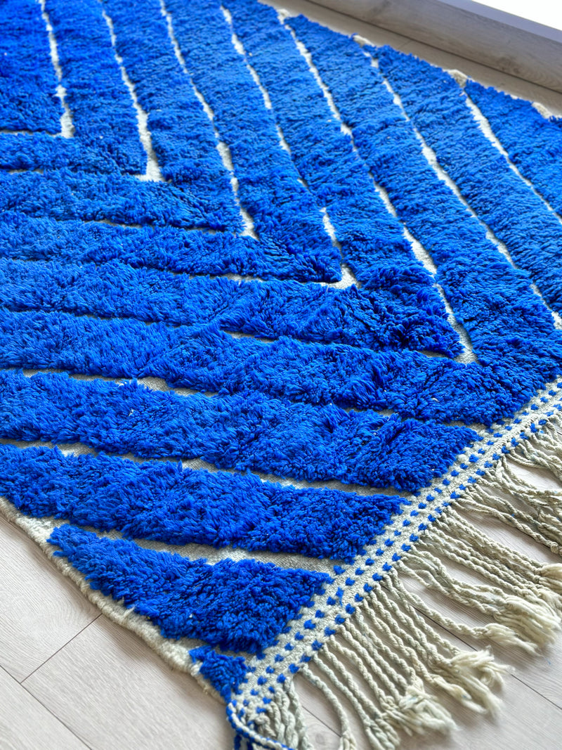 Majorelle blue Berber rug, colorful Beni Ouarain - n°682 