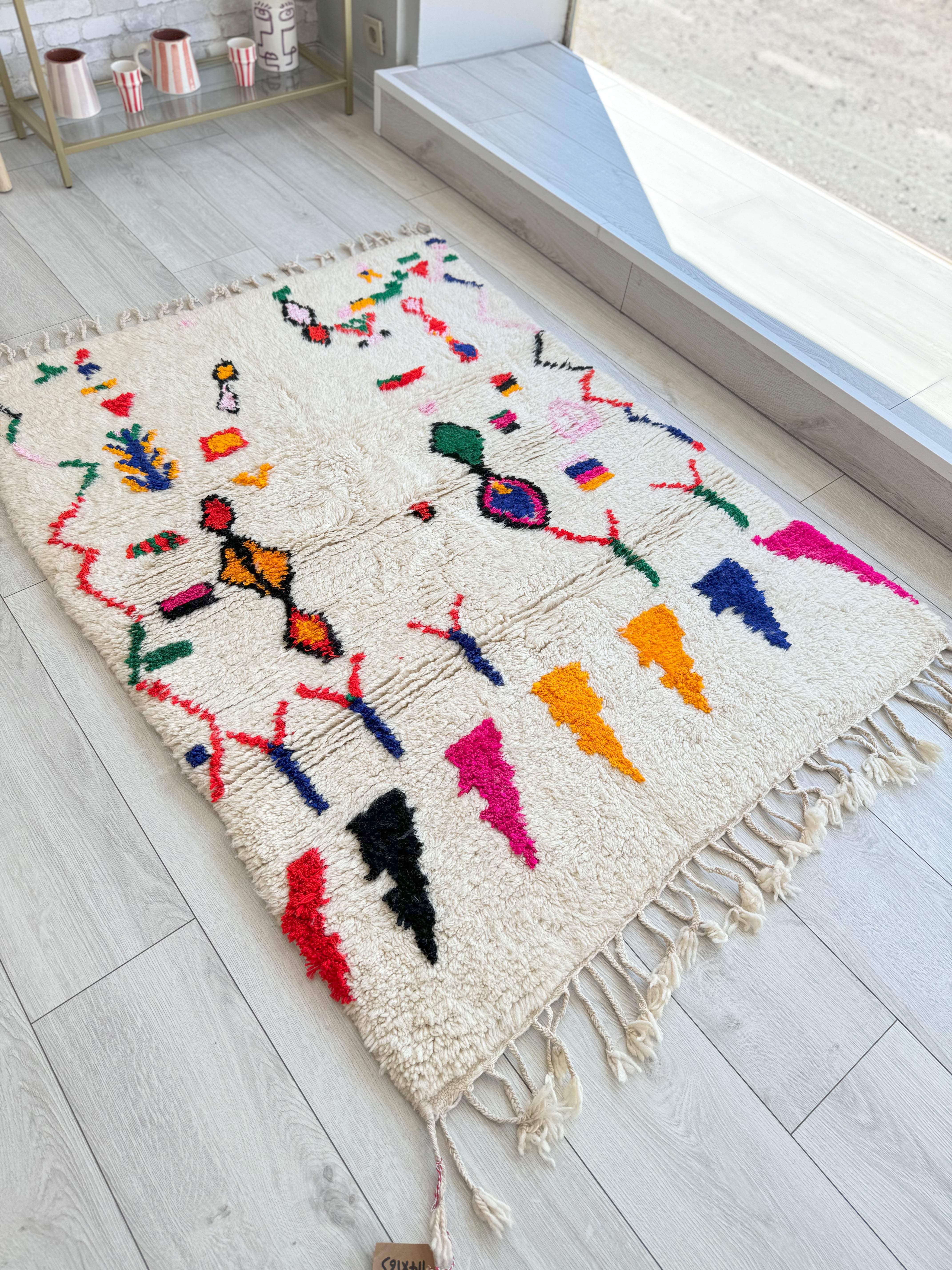 Colorful Moroccan Rug 114 x 165 cm / 3.7 x 5.4 ft - n°1242