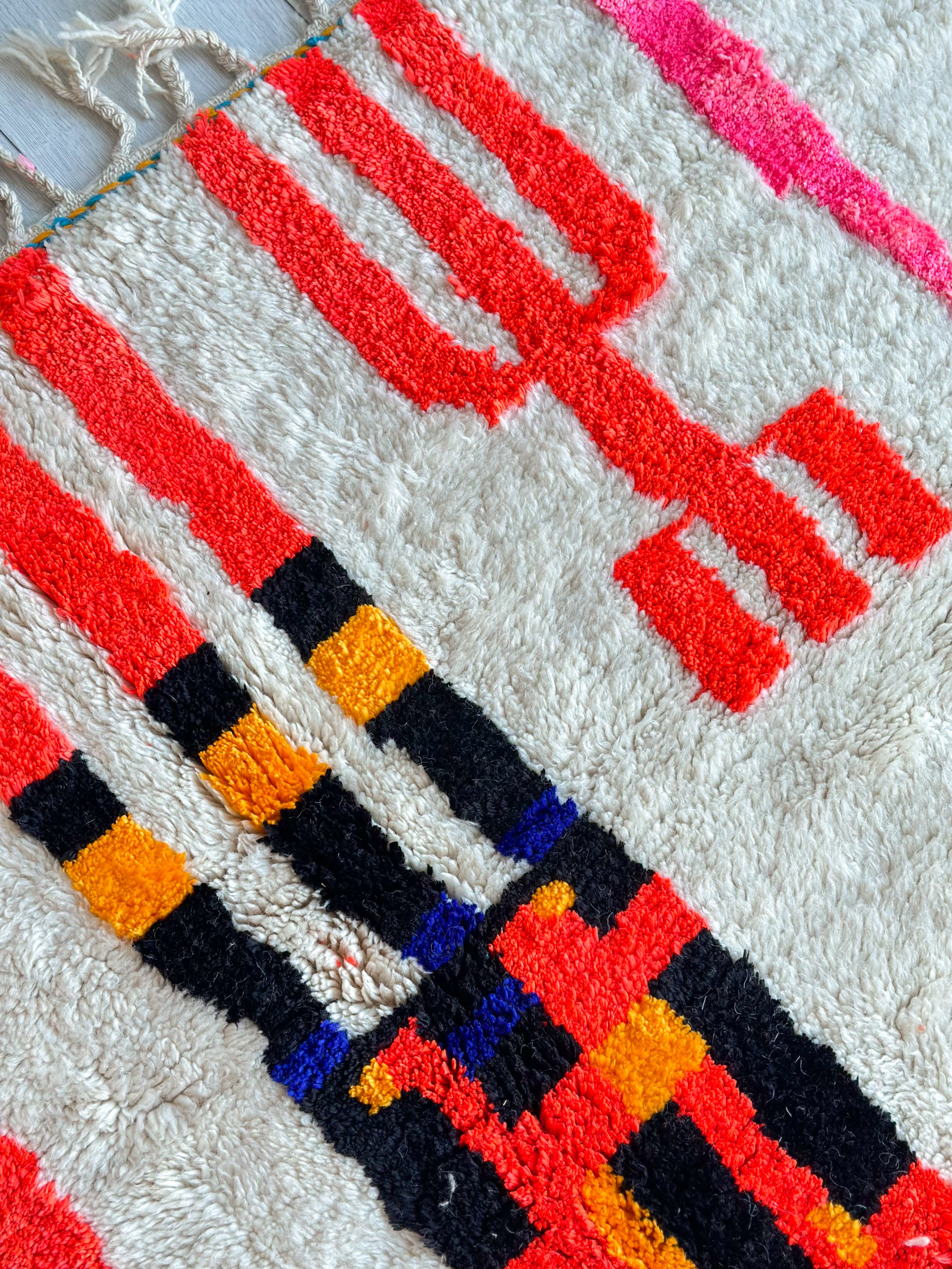 Colorful Berber rug 145 x 260 cm - n°736