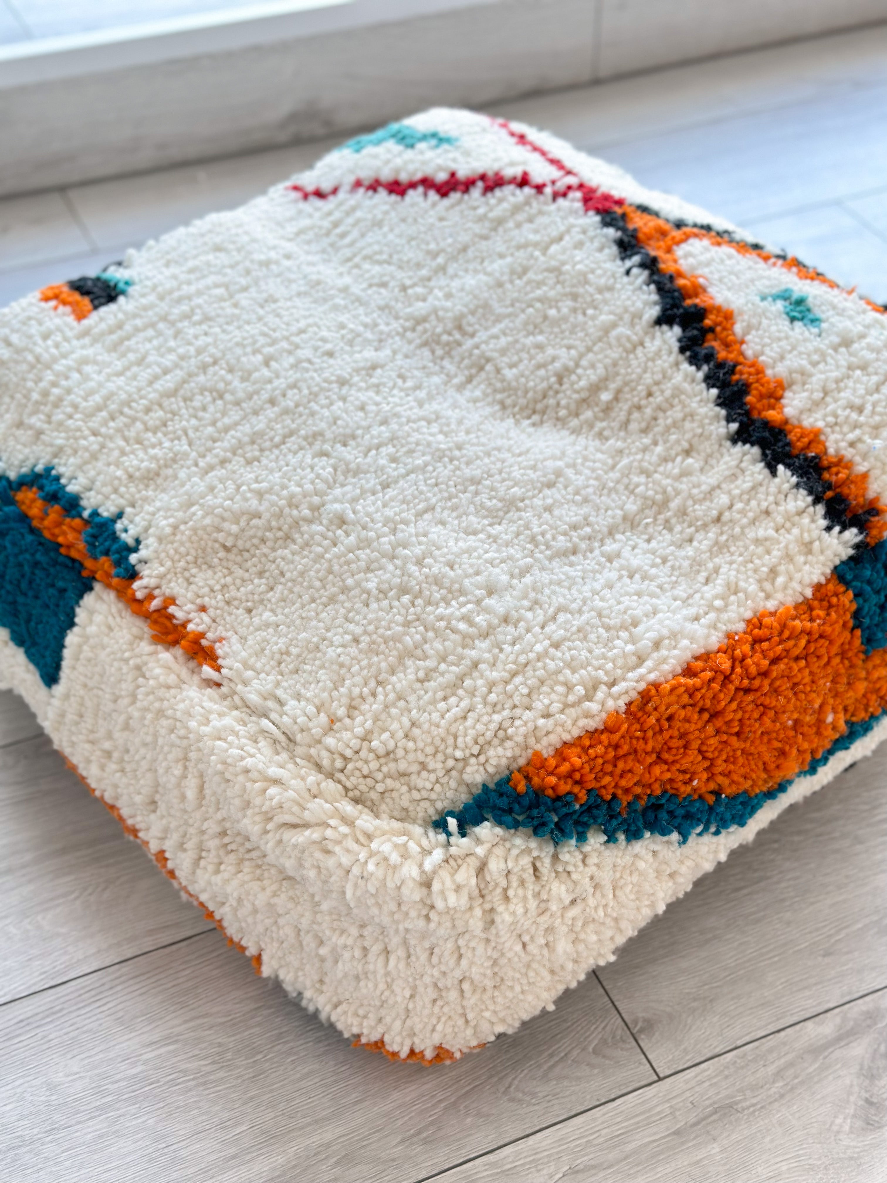 Moroccan pouf, Beni Ouarain pouf - 60 x 60 cm