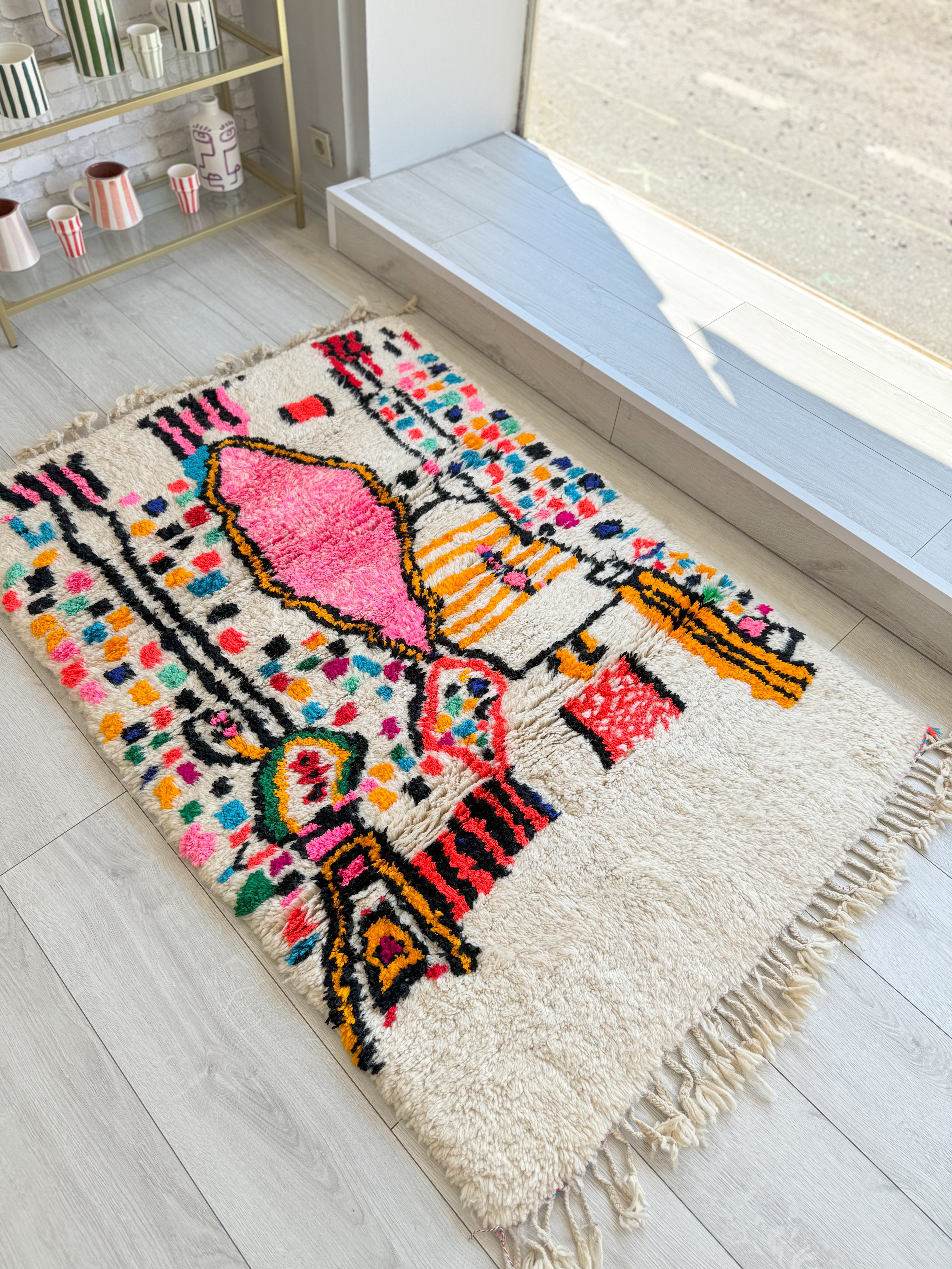 Colorful Moroccan Rug 106 x 170 cm / 3.5 x 5.6 ft - n°1259