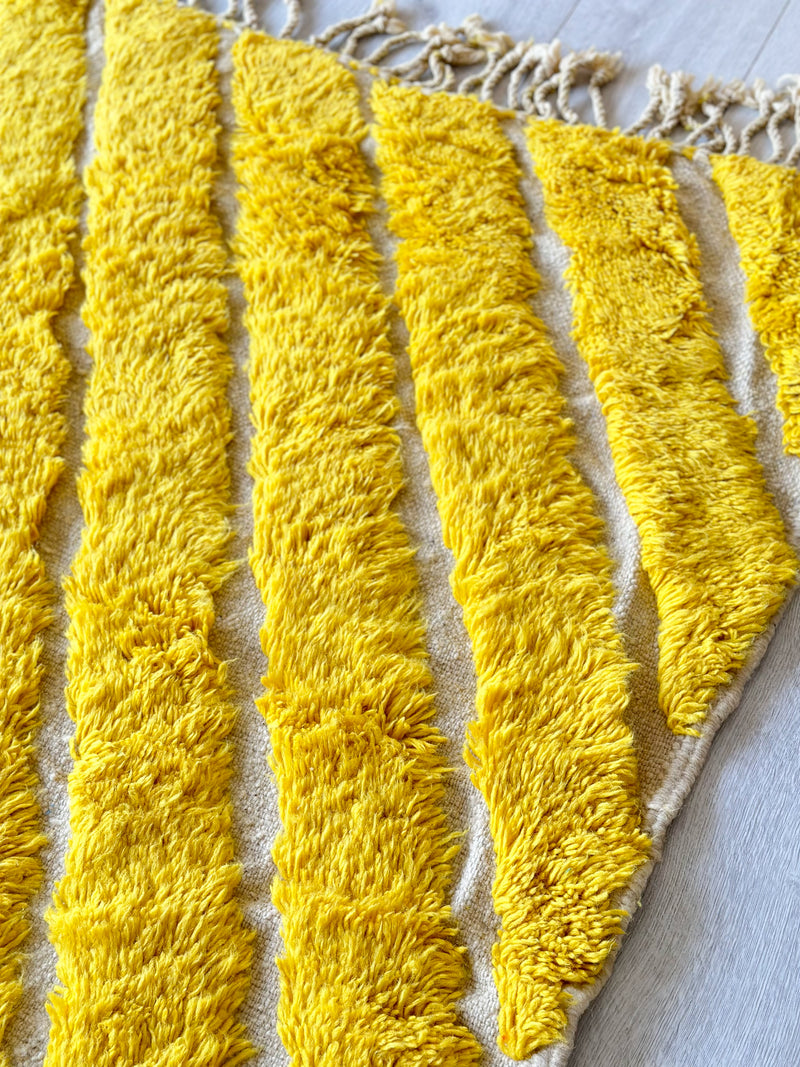 Yellow Berber carpet, colorful Beni Ouarain - n°685 