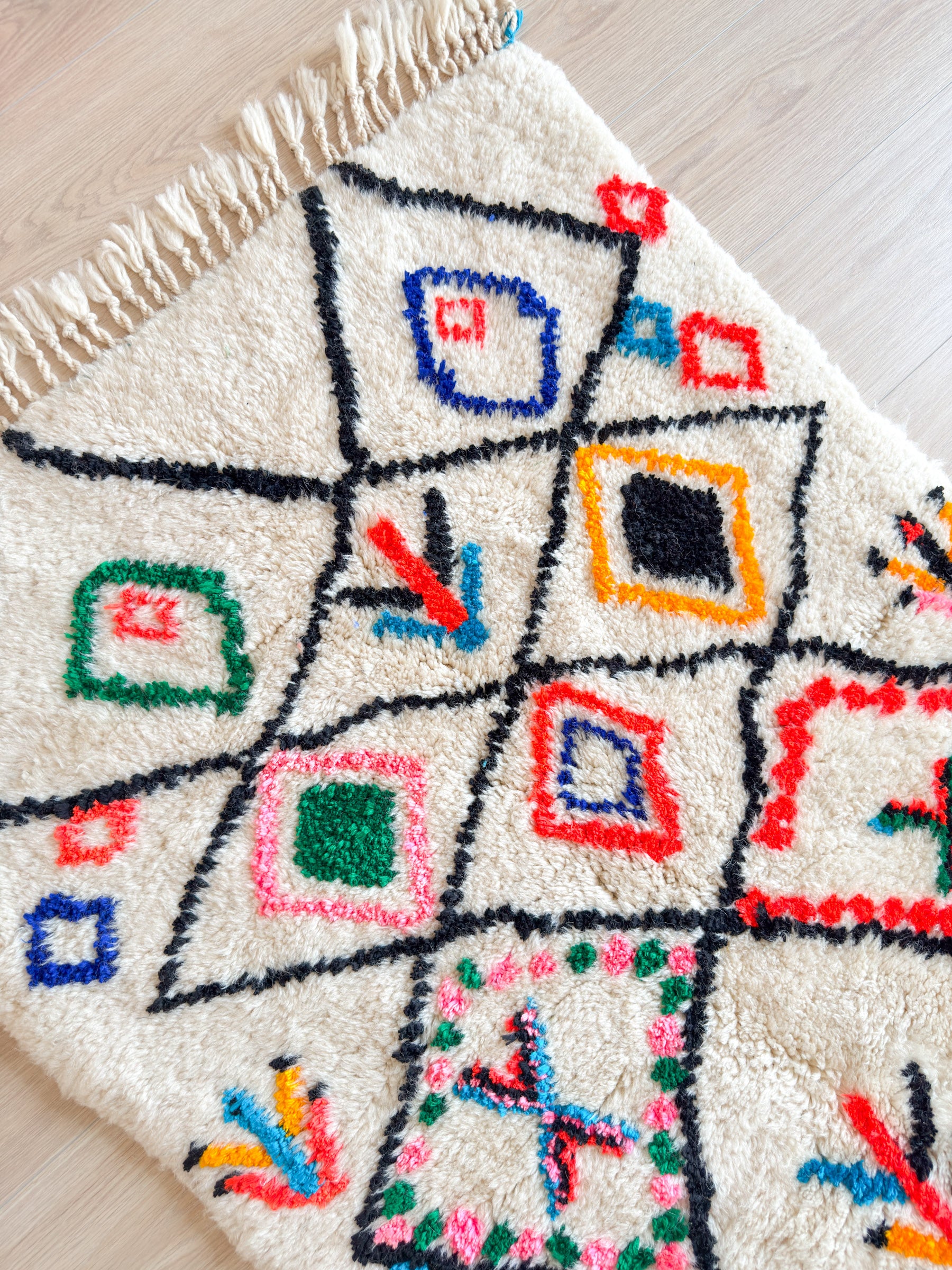 Colorful Berber rug 96 x 145 cm - no. 2068