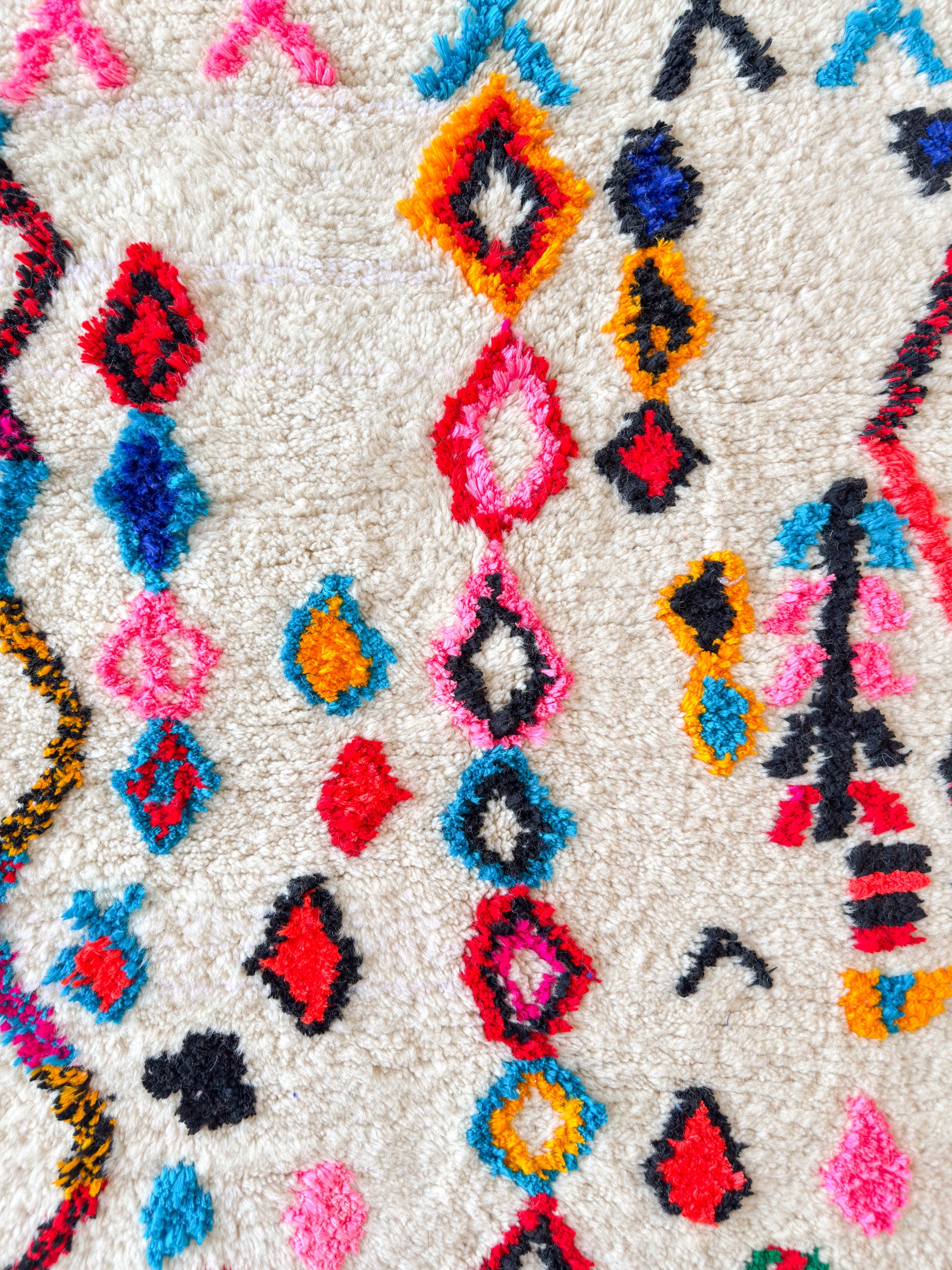 Colorful Berber rug 91 x 135 cm - n°2081