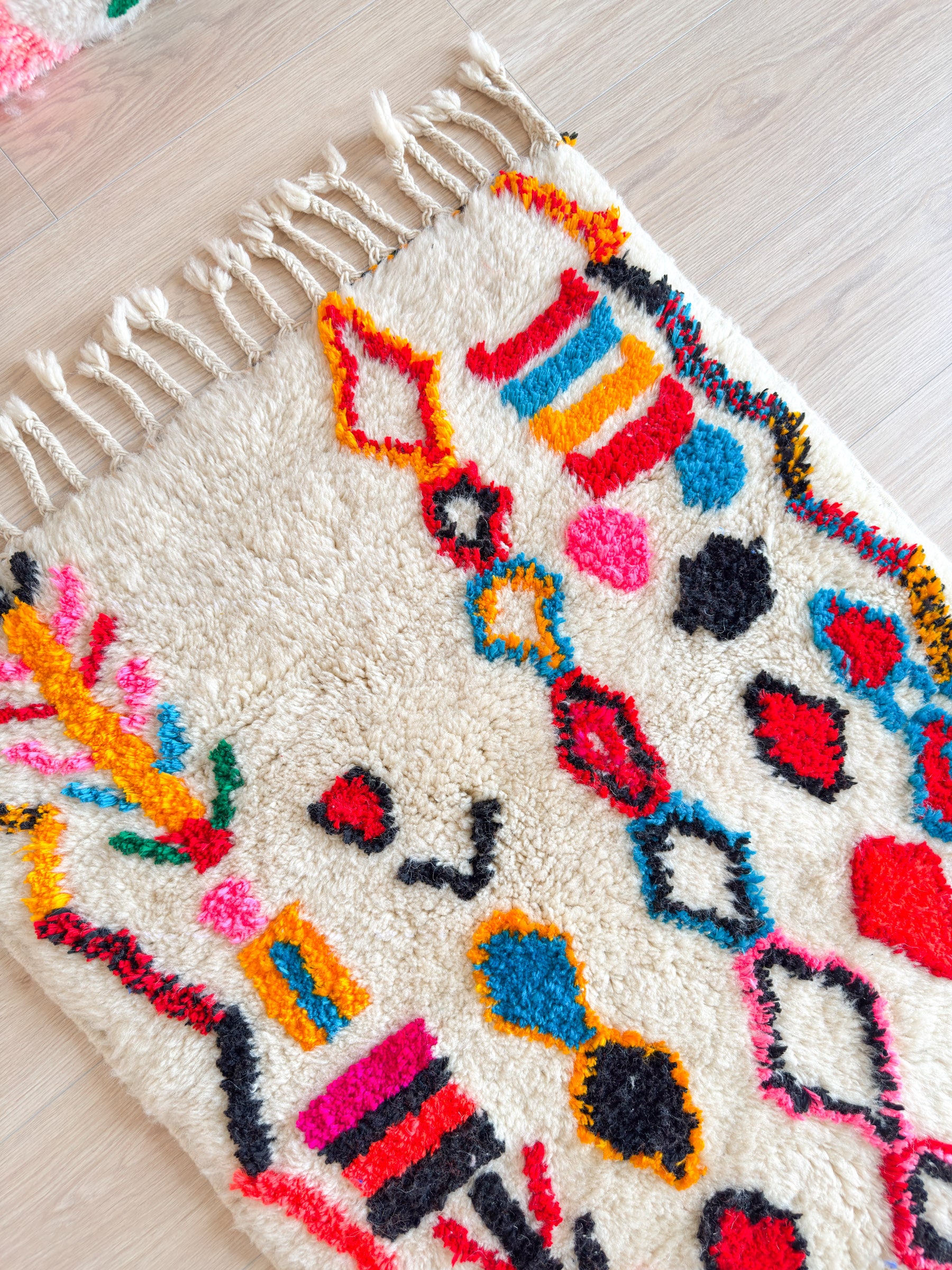 Colorful Berber rug 77 x 132 cm - n°1937