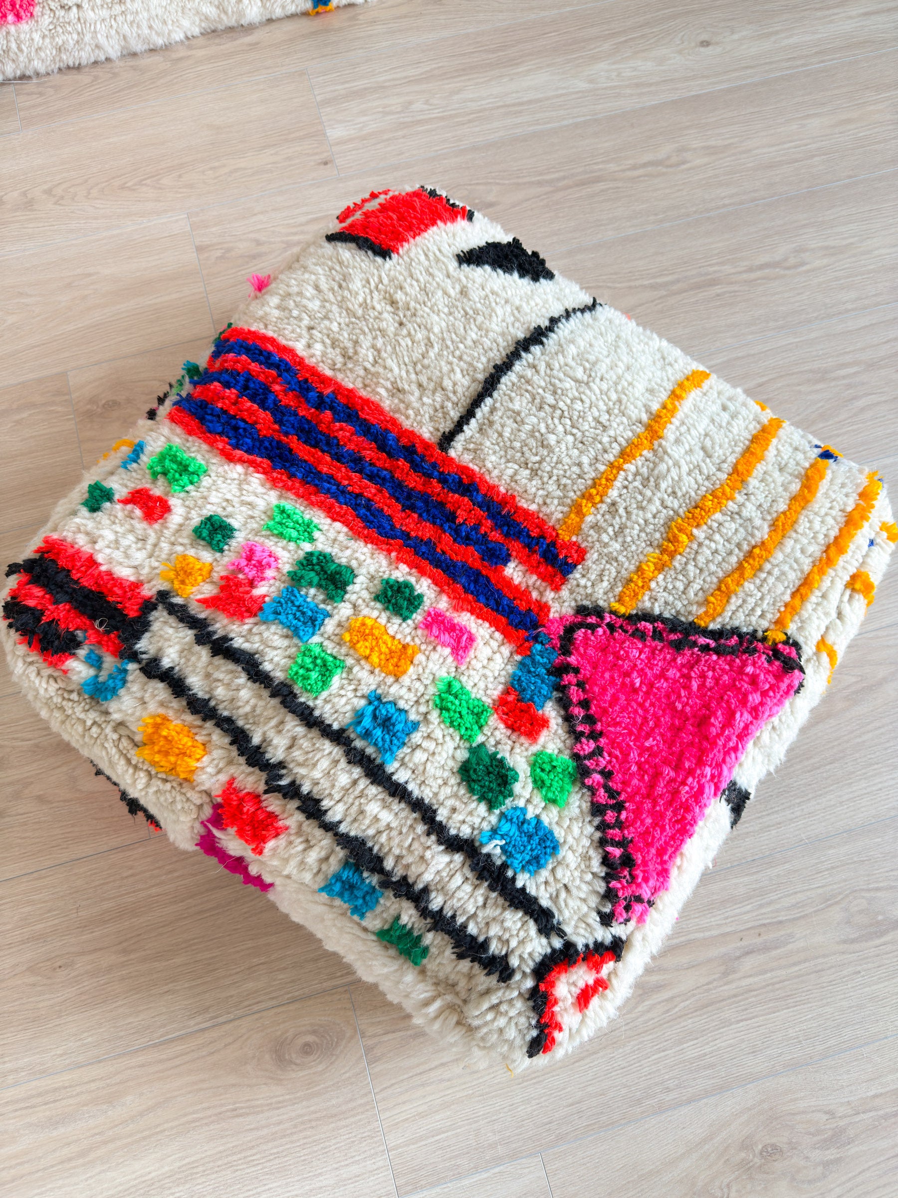 Pouf Marocain, pouf berbère coloré - 60 x 60 cm - n°7