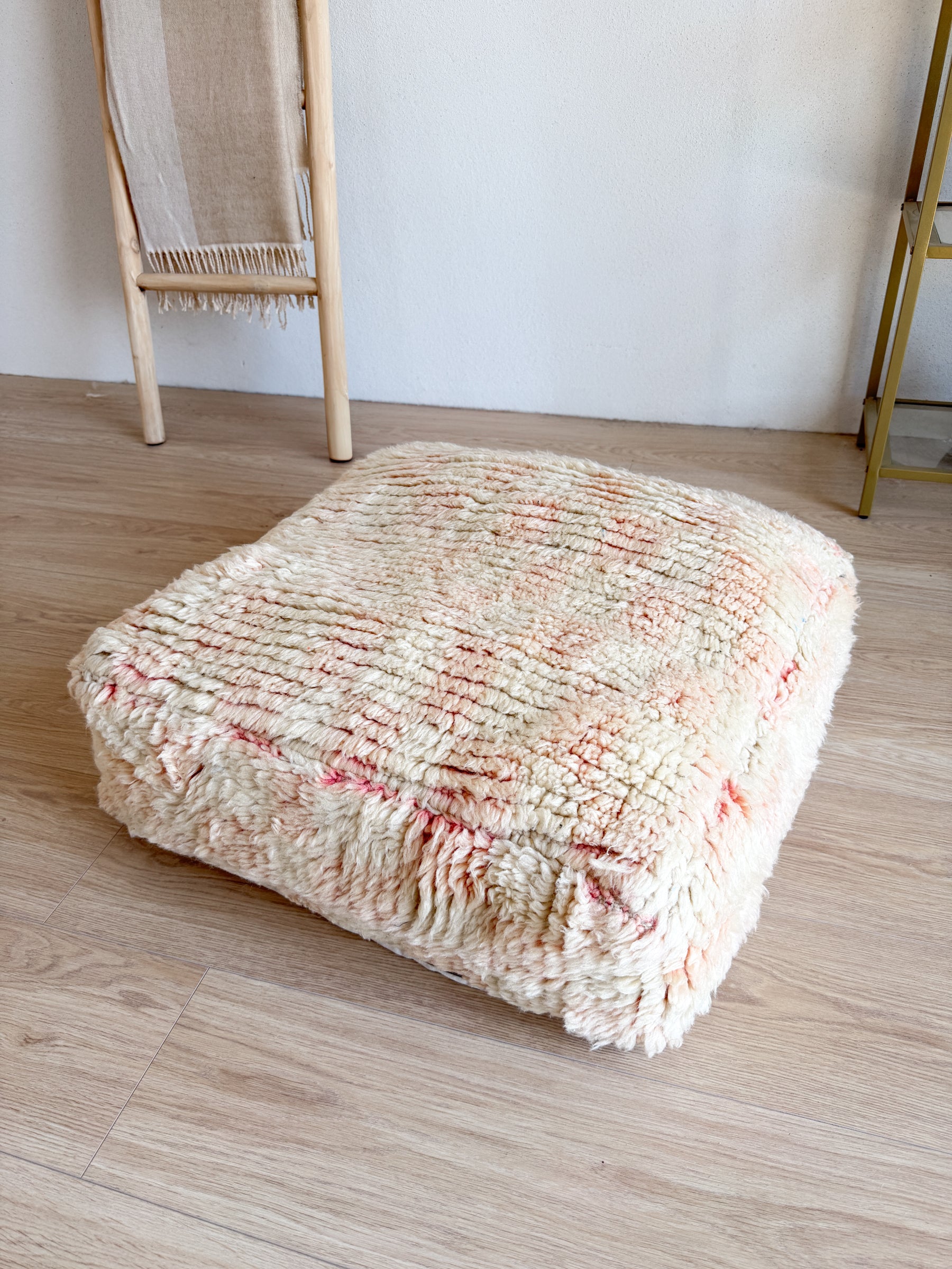 Pouf Marocain, pouf berbère coloré - 60 x 60 cm - n°122