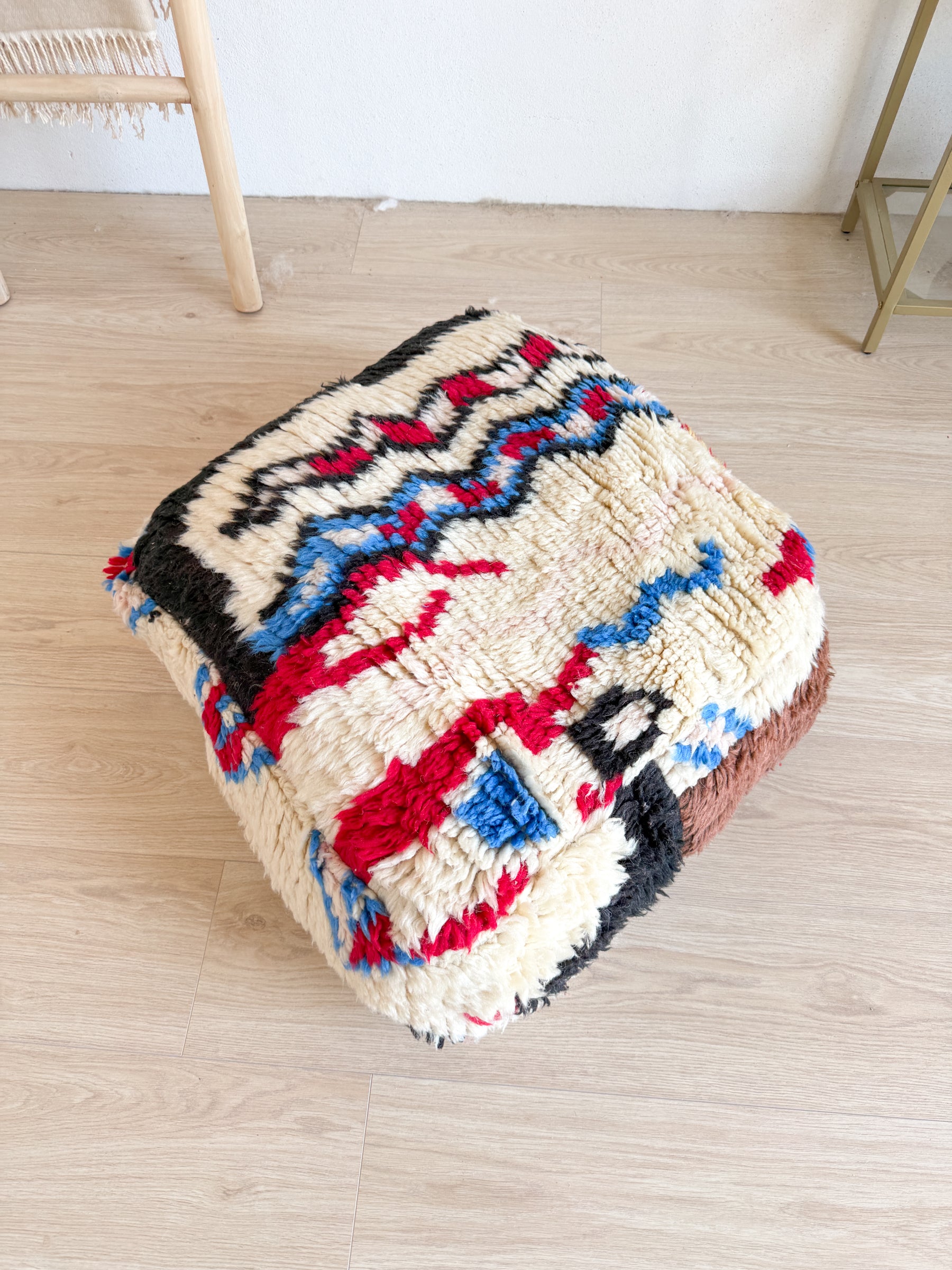 Pouf Marocain, pouf berbère coloré - 60 x 60 cm - n°138